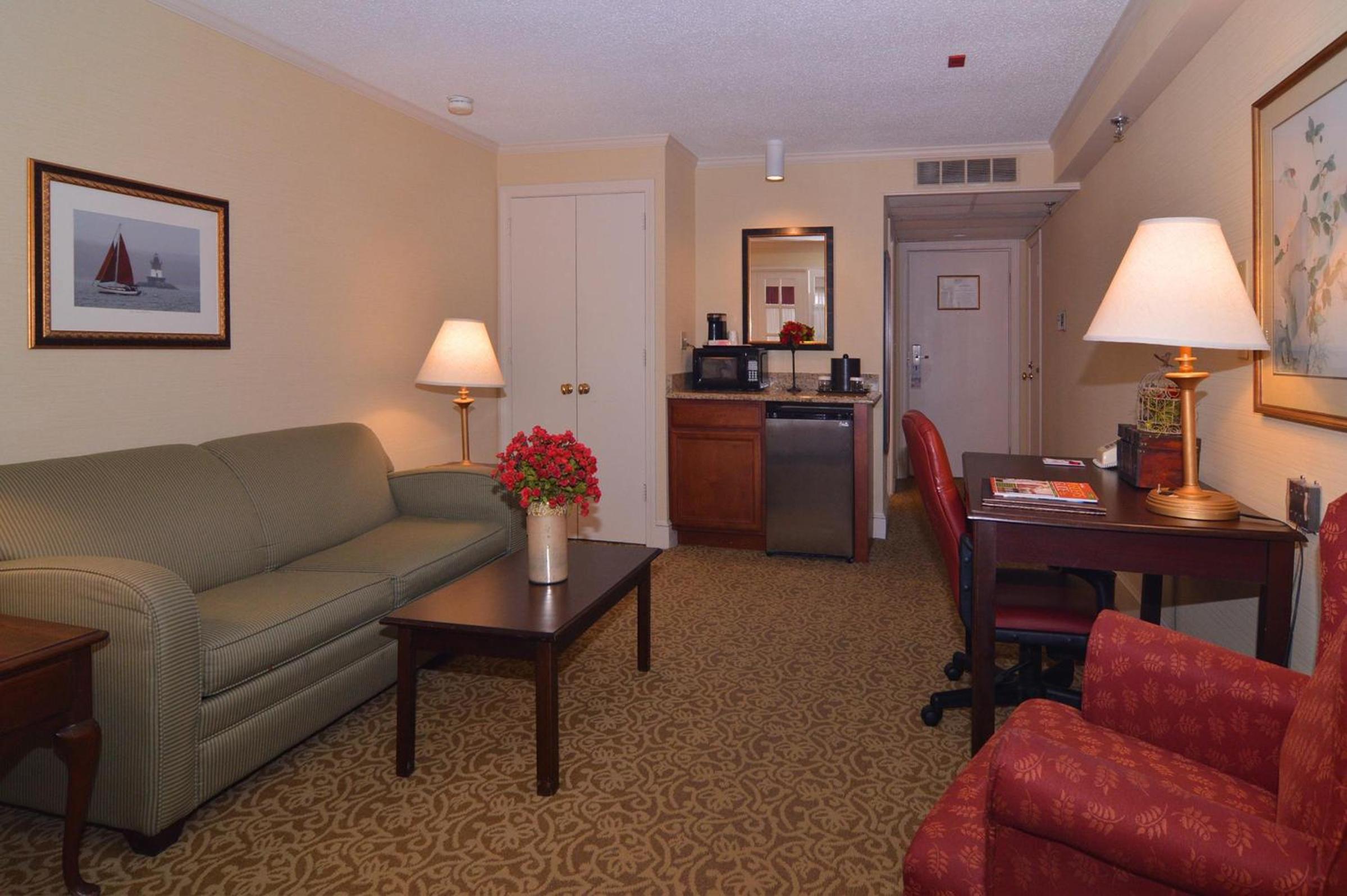 One-Bedroom King Suite - Non-Smoking - Photo 7