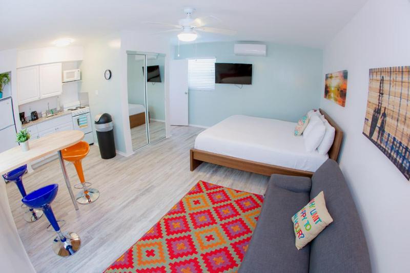 Pool Side Suite Queen - Photo 3
