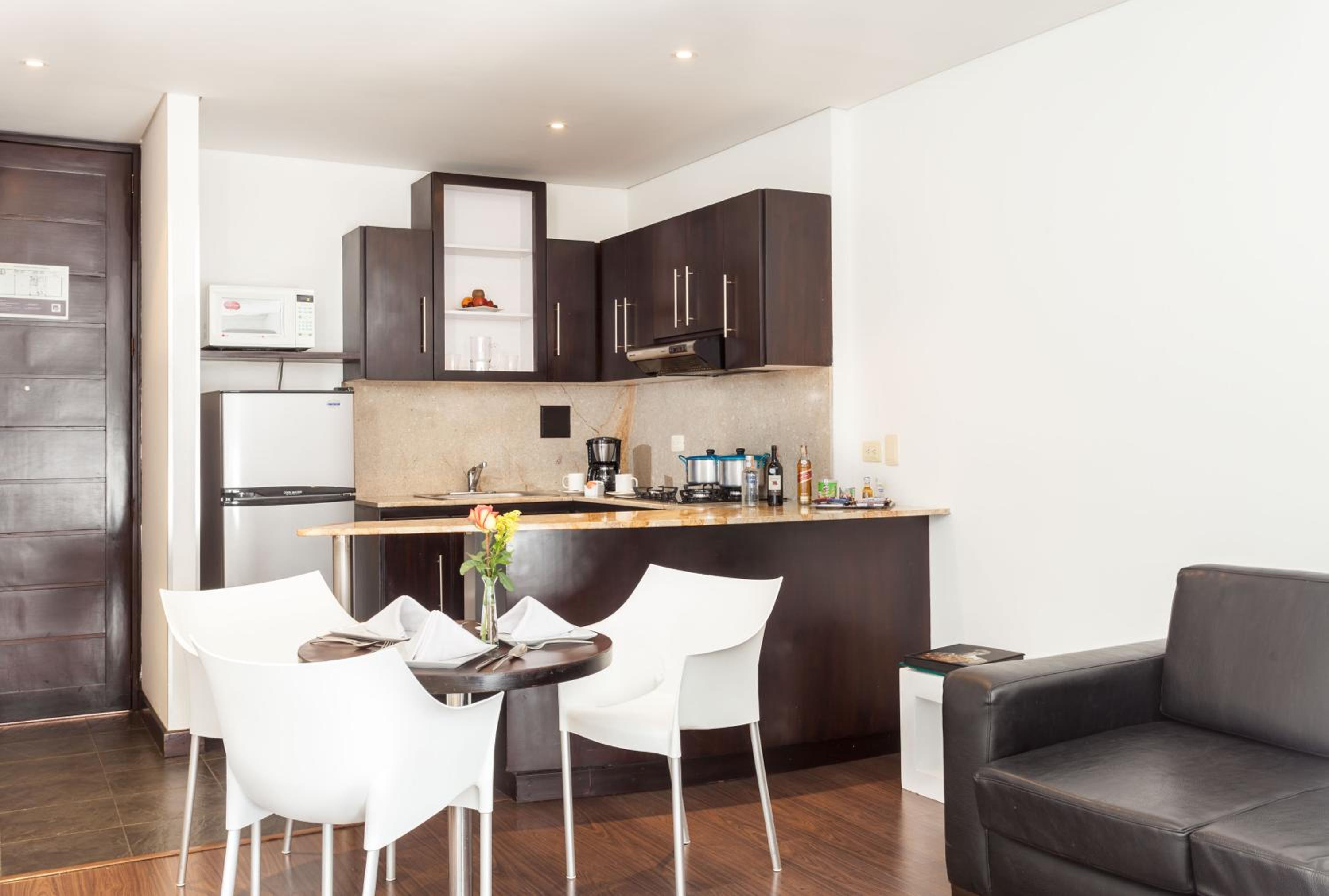 Deluxe Suite - Photo 19