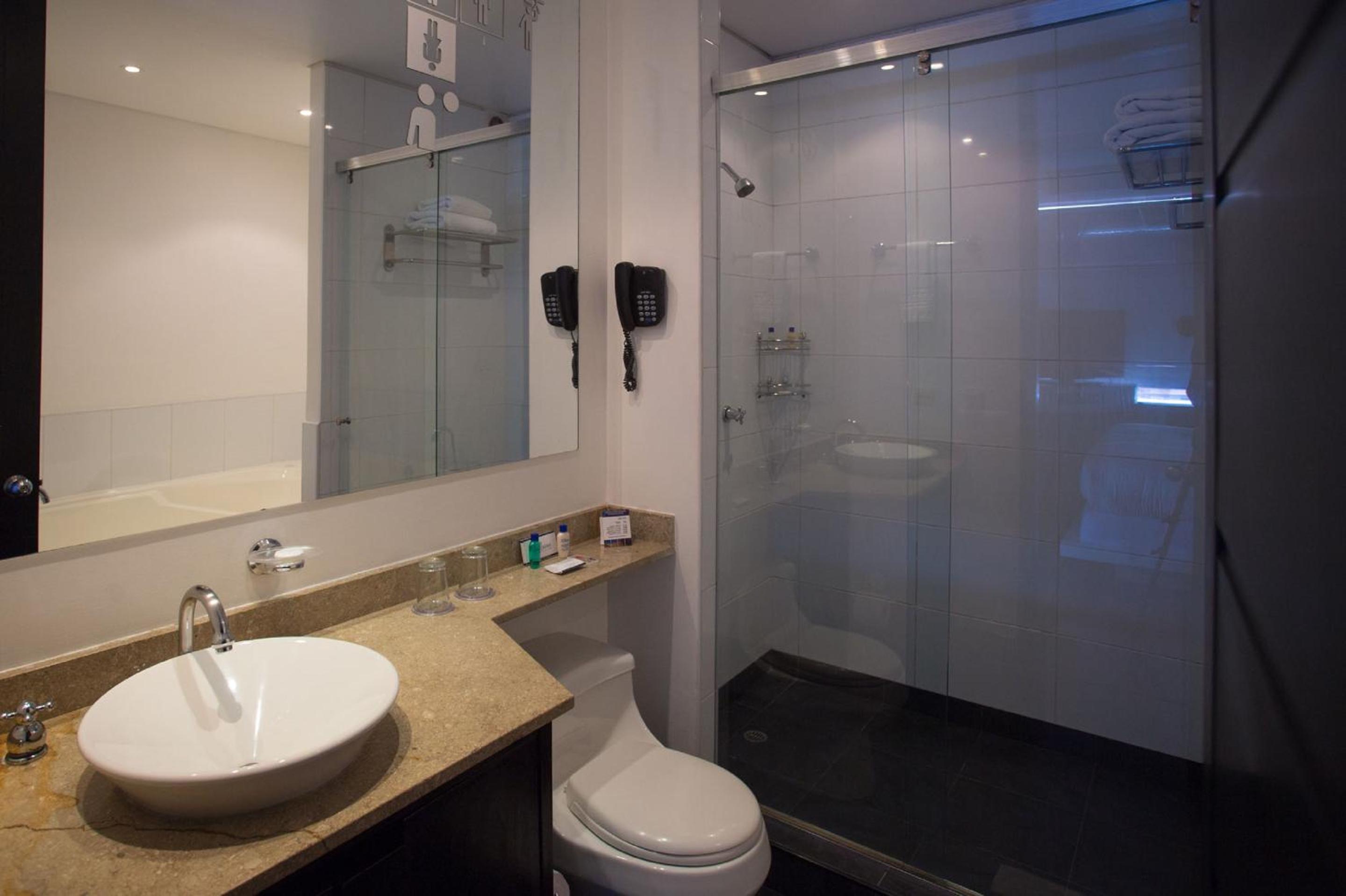 Deluxe Suite - Photo 18
