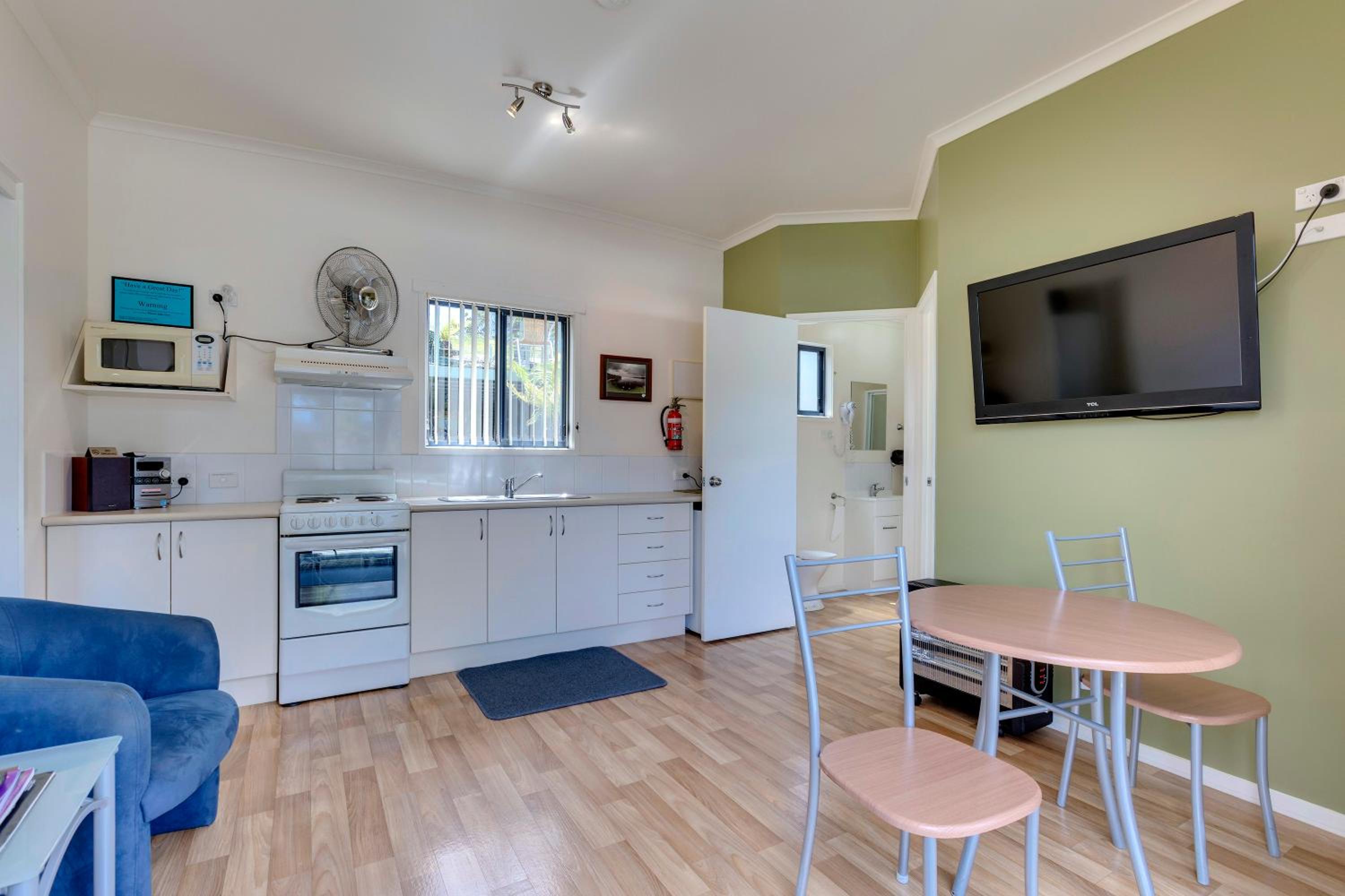 Two-Bedroom Cottage photo 3