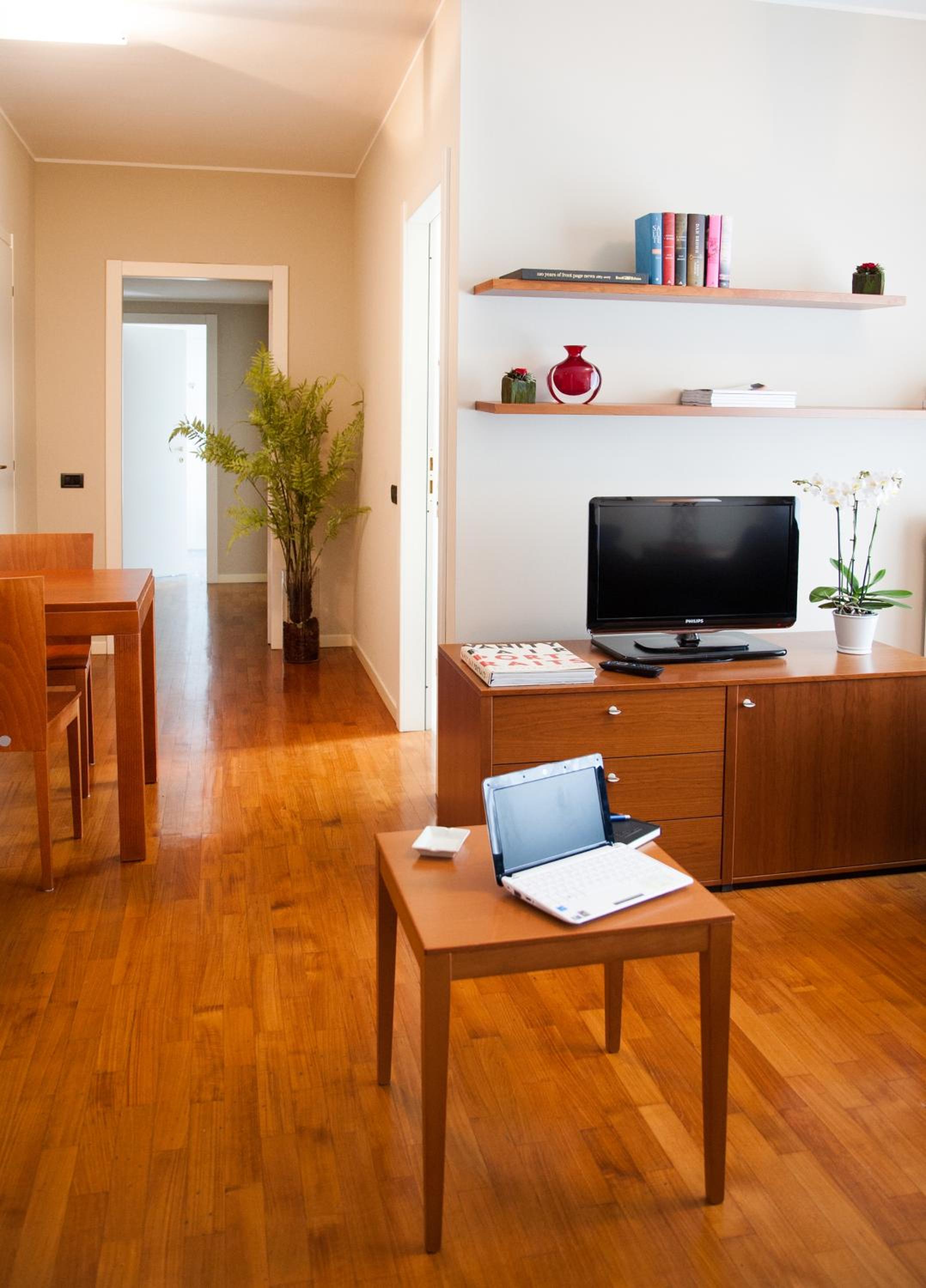 One-Bedroom Apartment photo 3