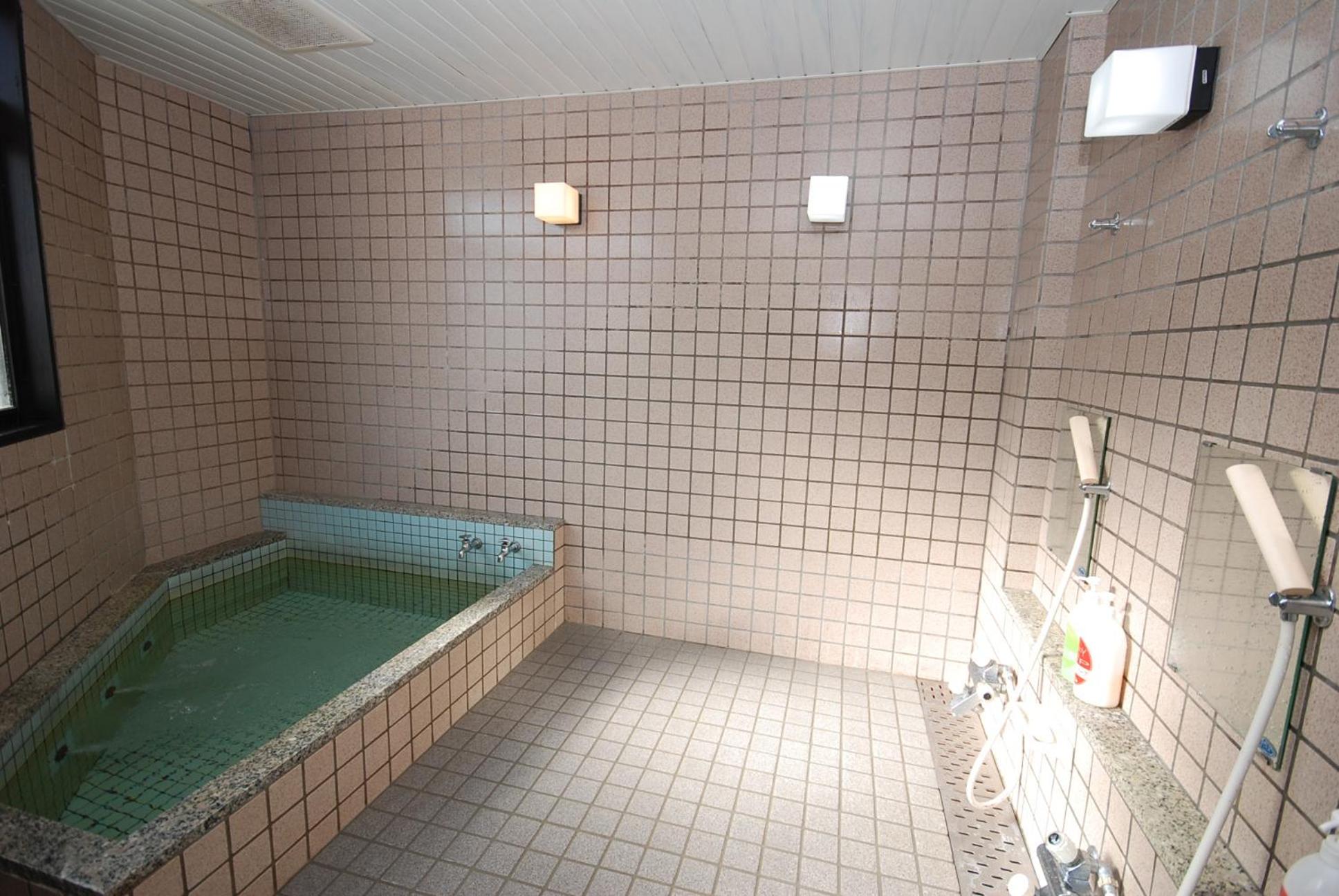 Japanese-Style Quadruple Room photo 3