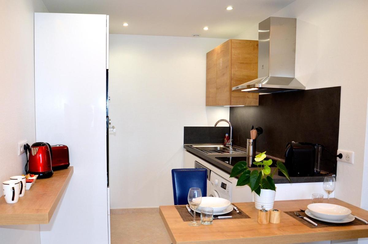 Apartment with garage