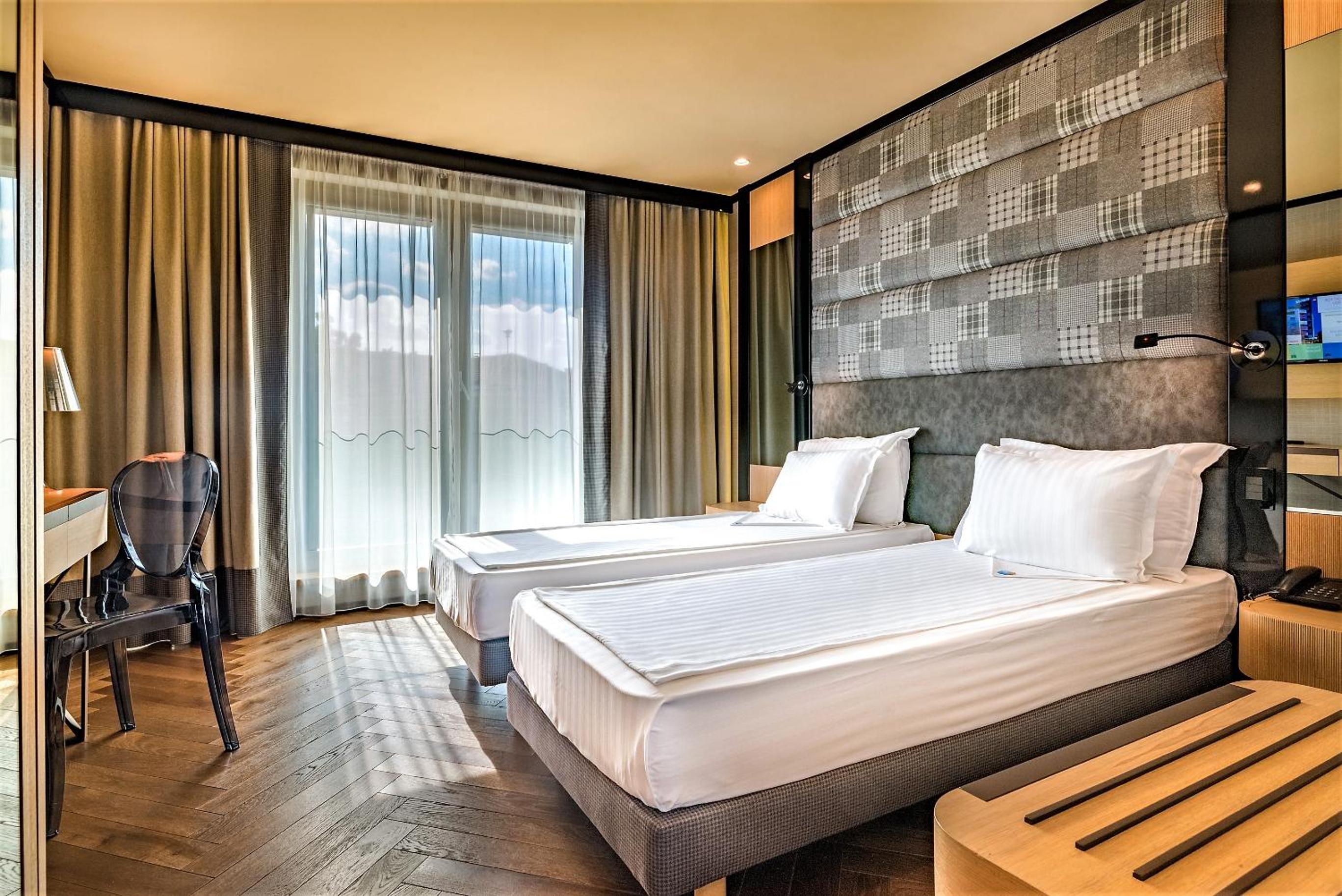 Superior Double or Twin Room - Photo 6