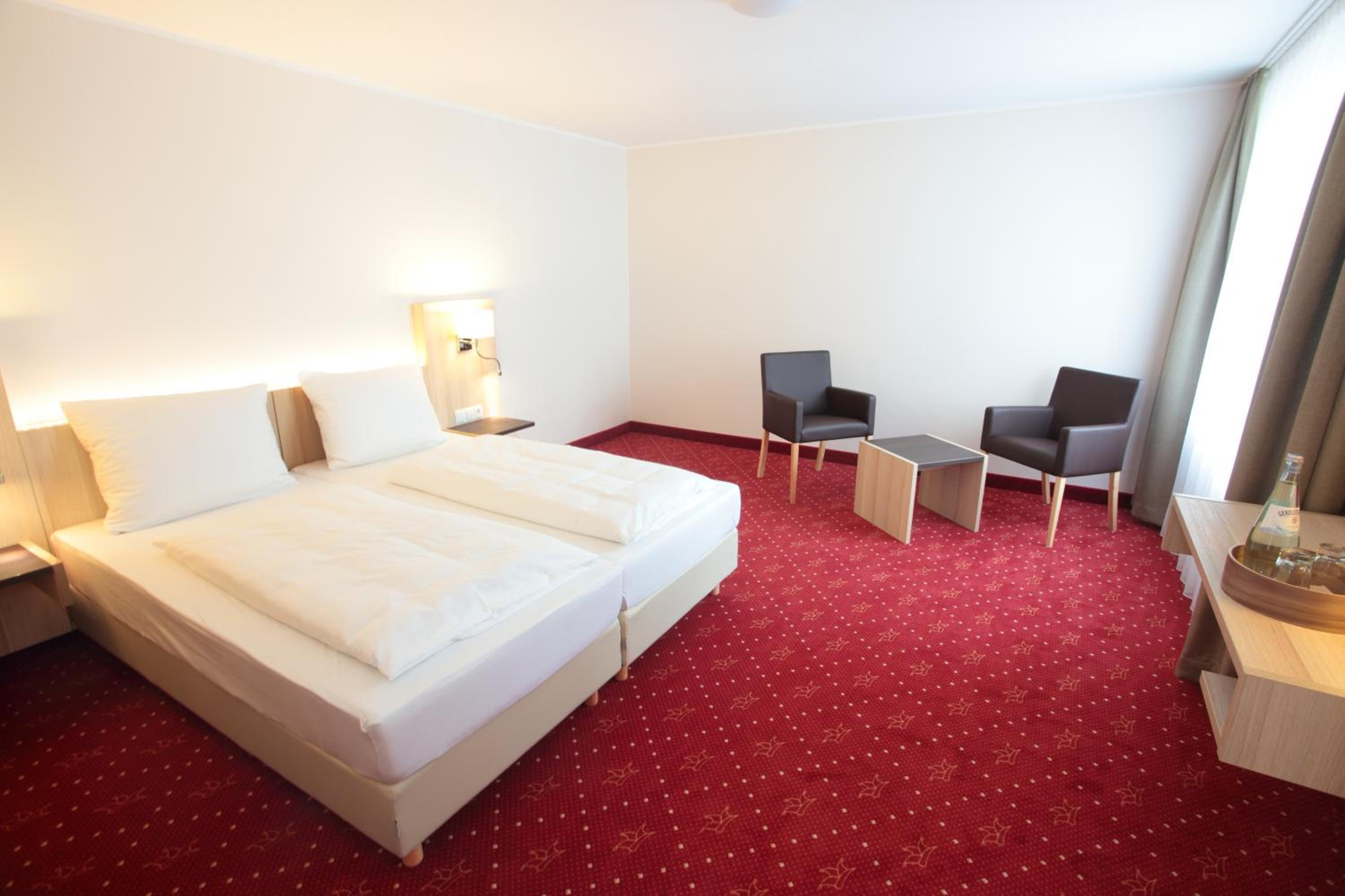 Deluxe Double Room with Extra Bed photo 1