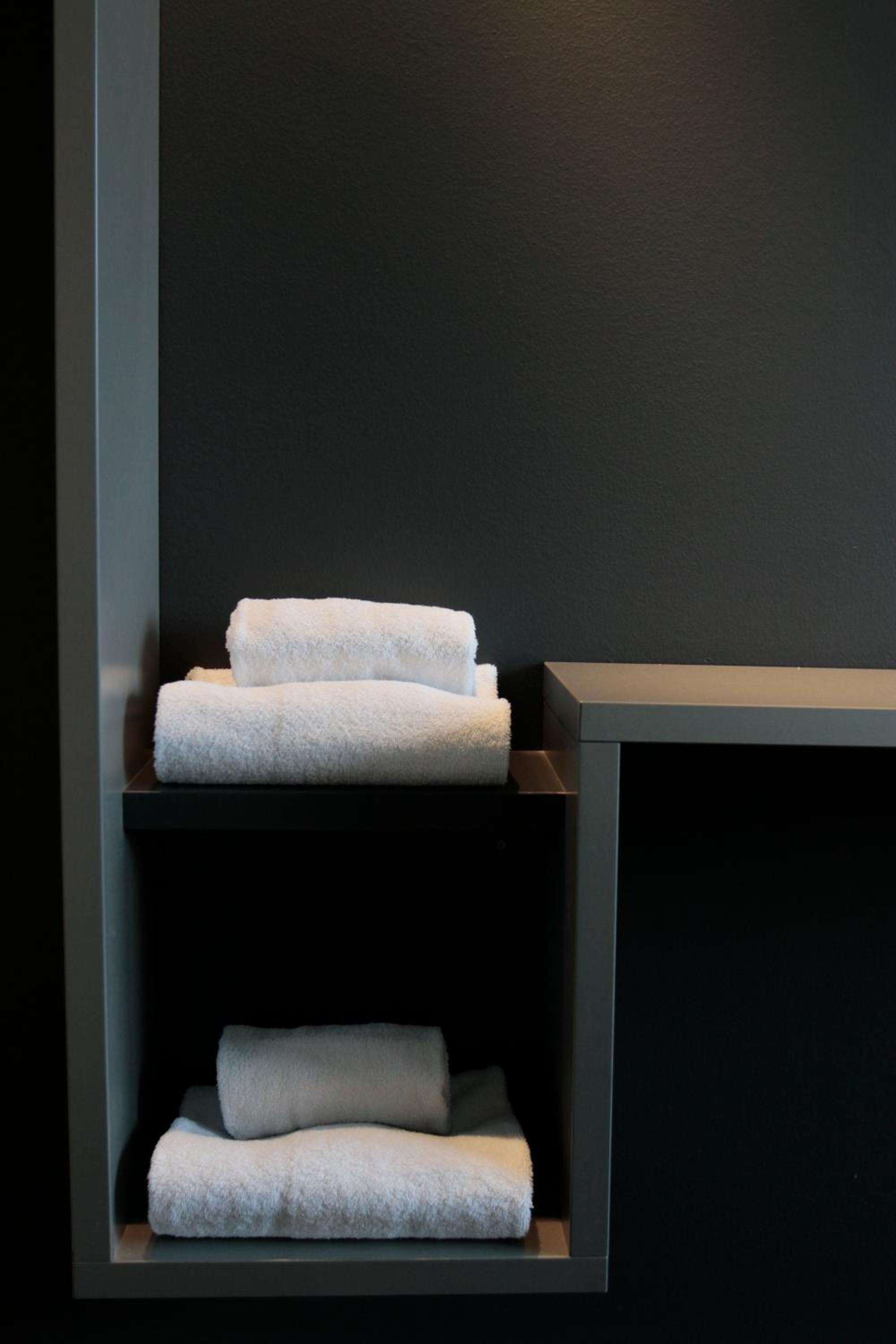 Twin Room - Photo 4
