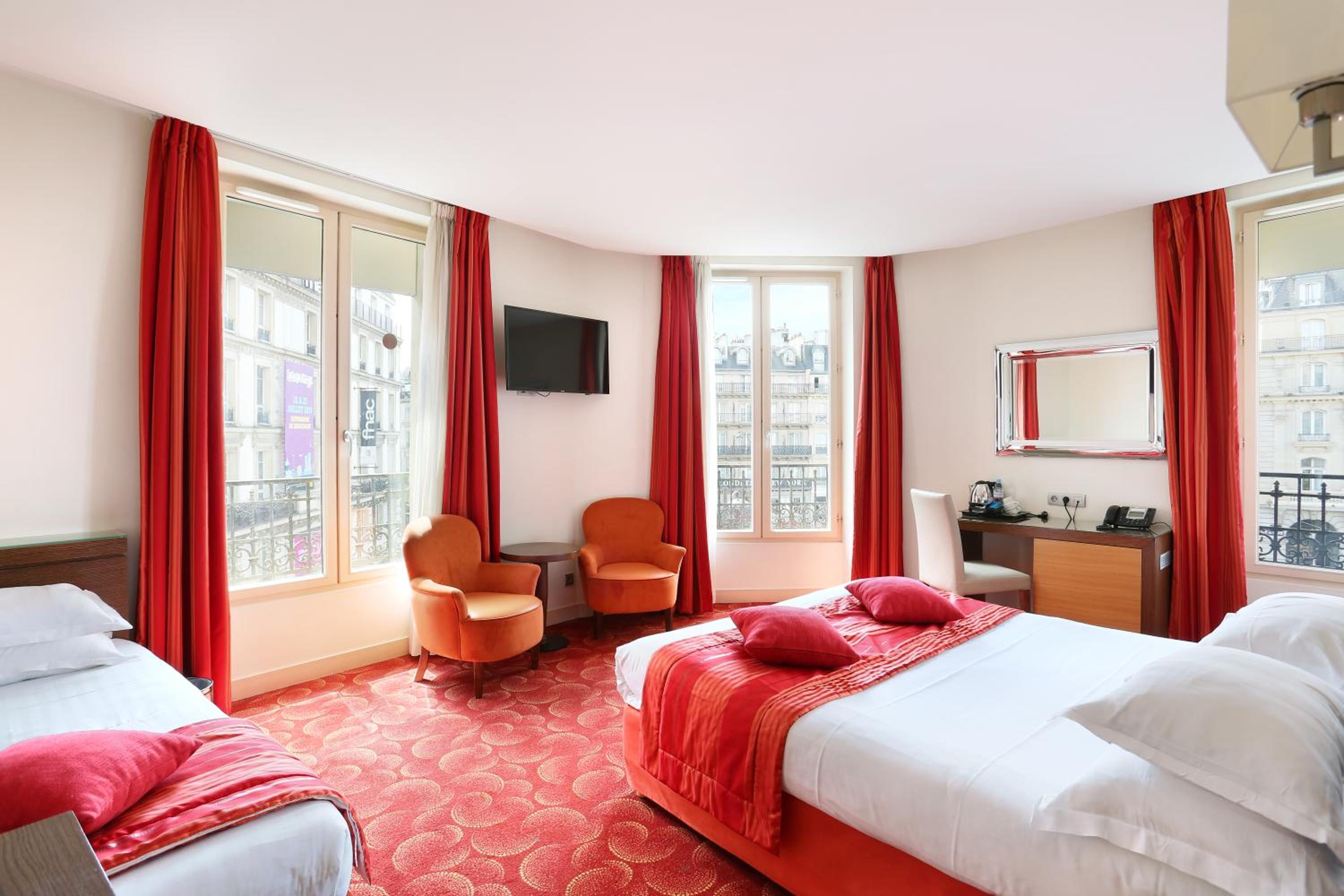 Triple Room thumbnail 5
