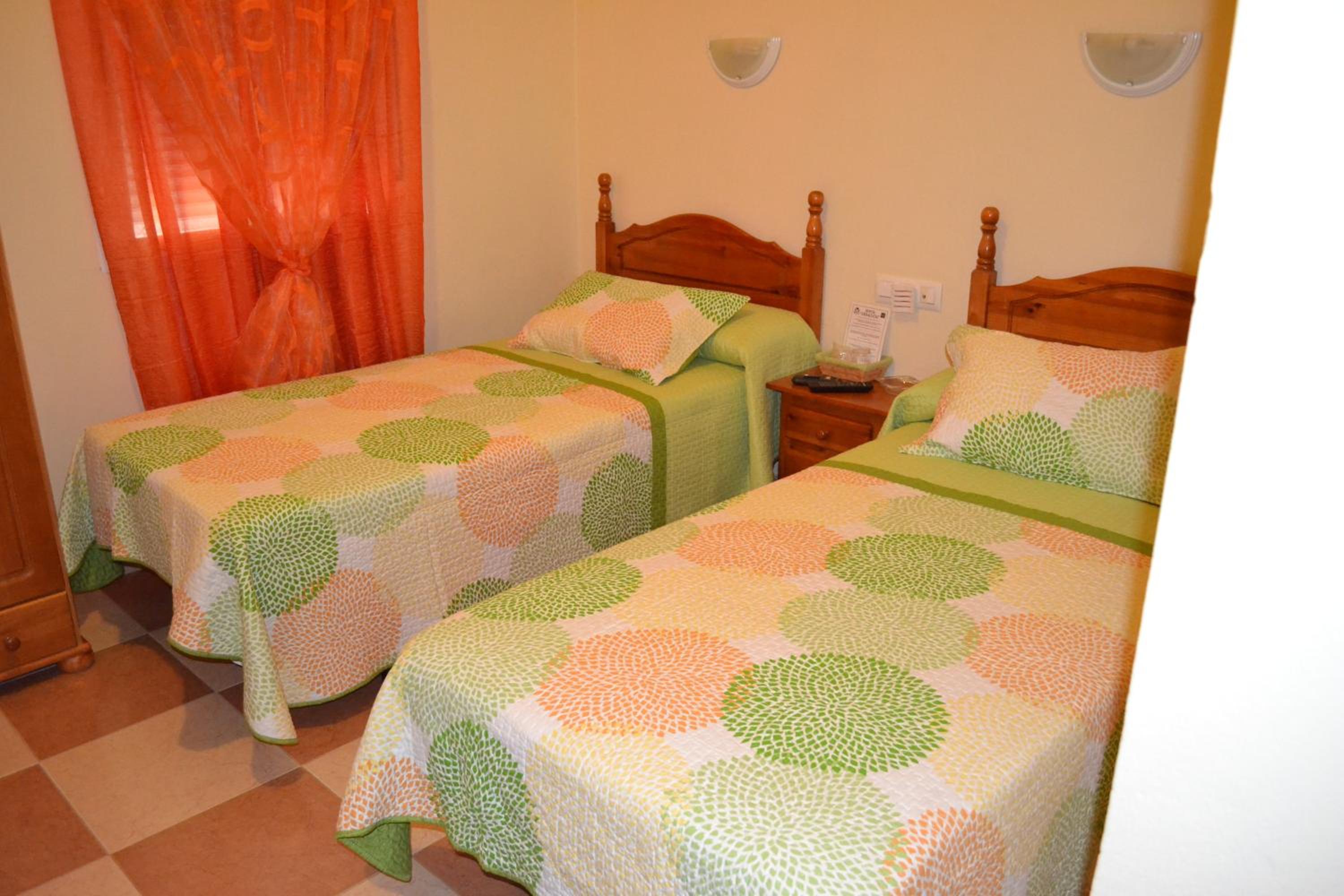 Twin Room - Photo 1