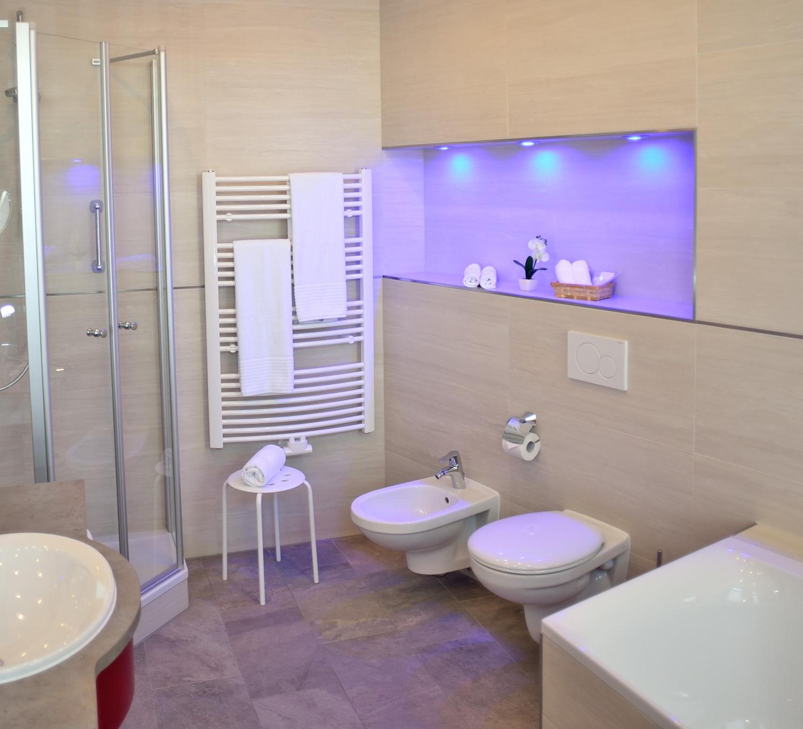 Suite - Photo 2