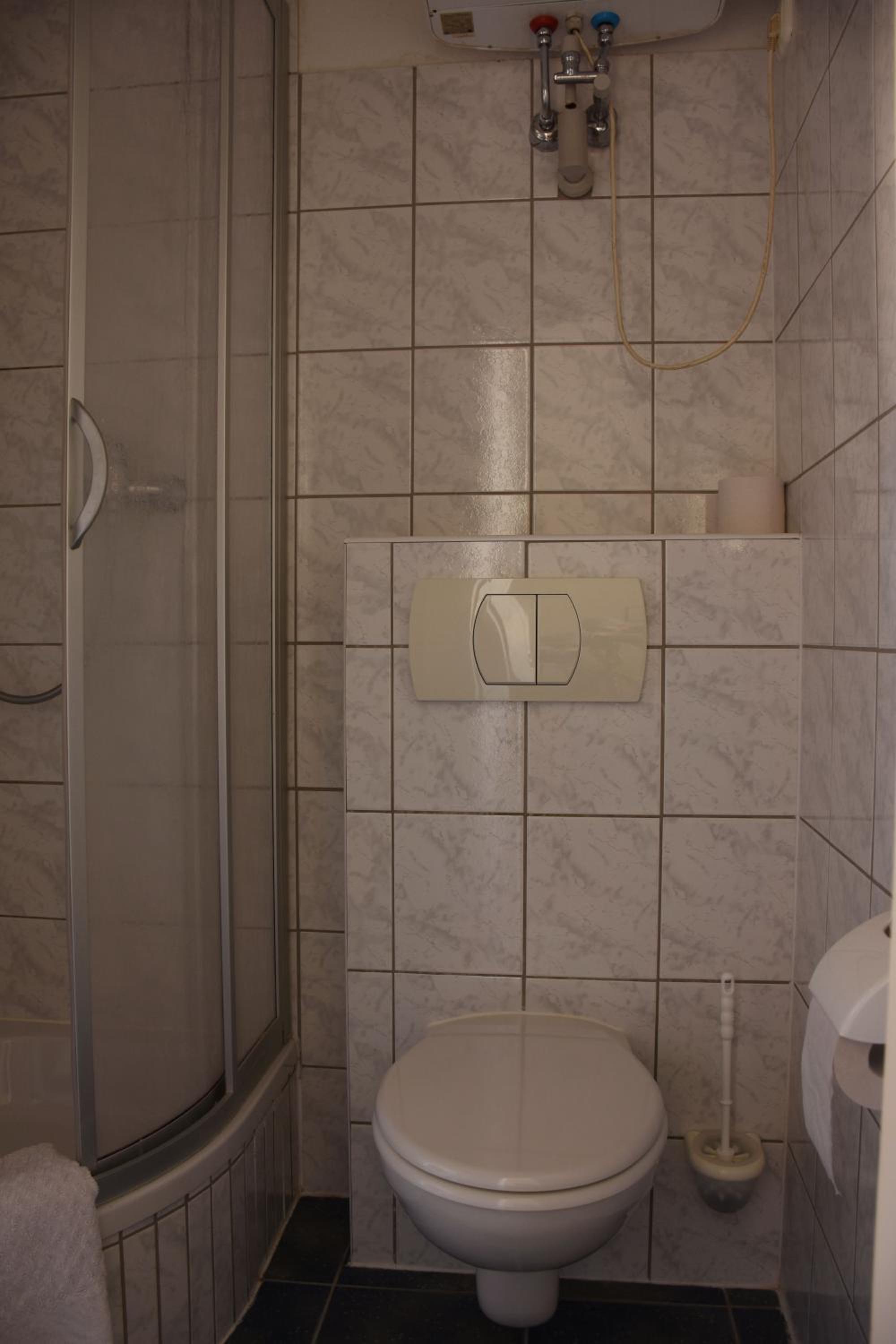 Classic Single Room with Shower photo 2