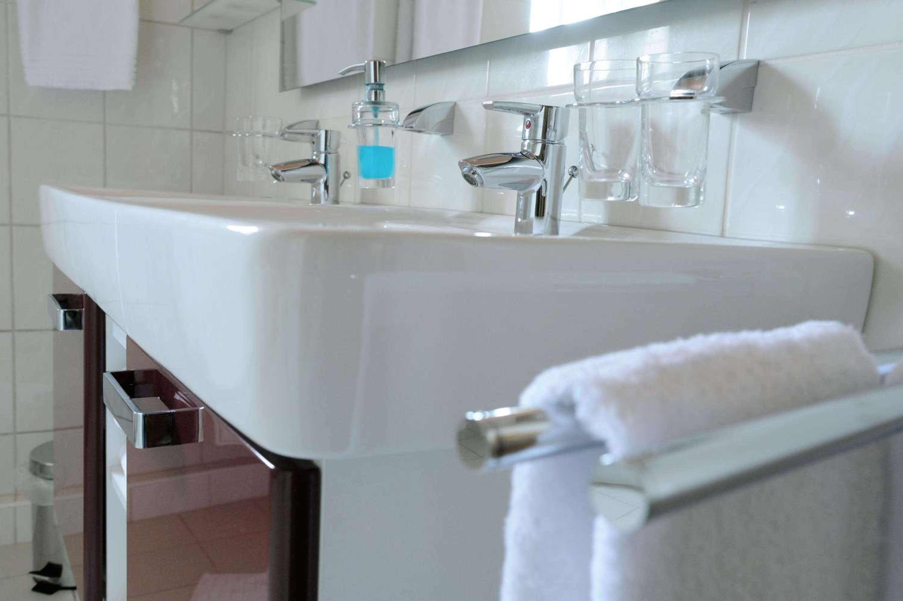 Suite - Photo 10
