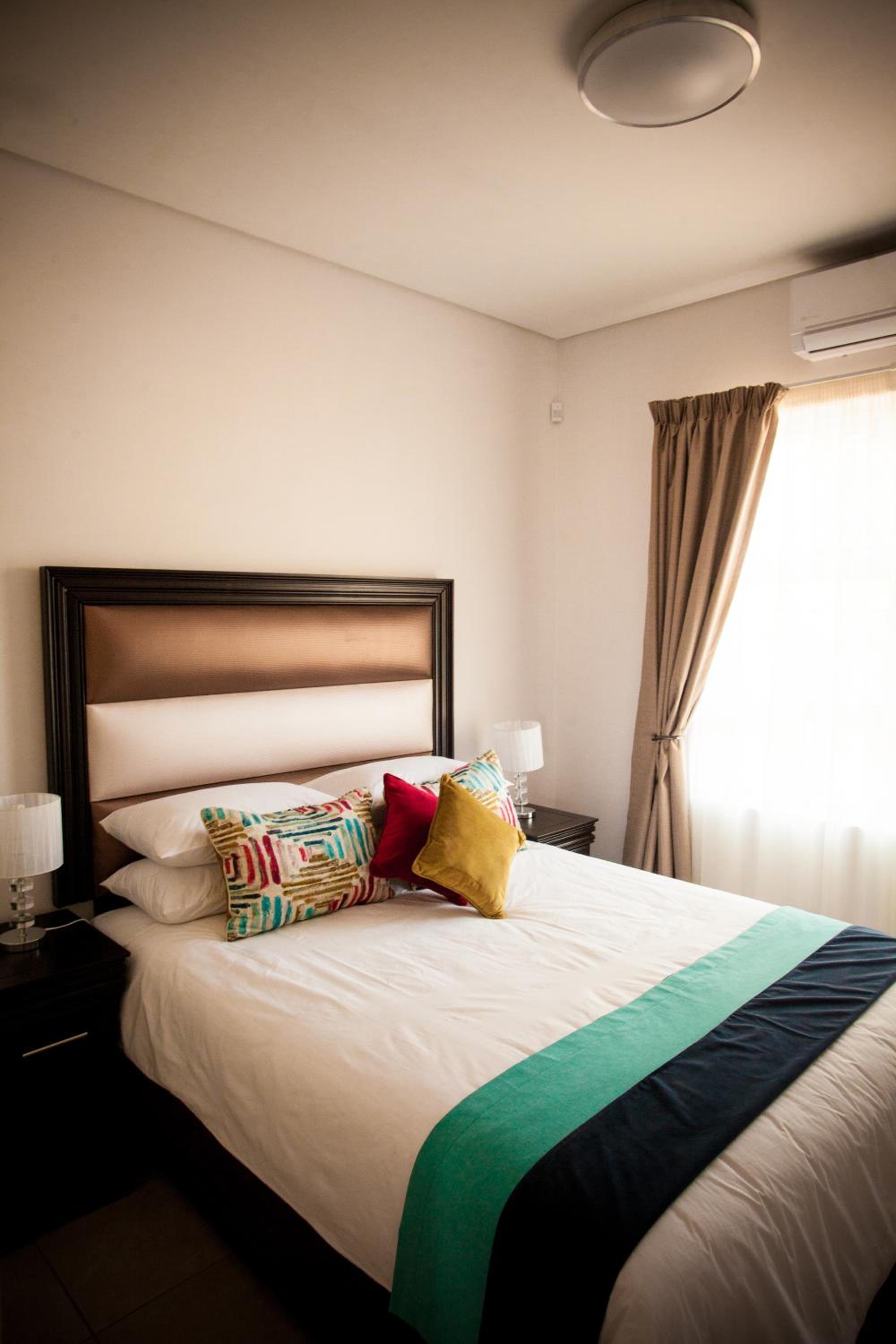 One-Bedroom Apartment with Balcony photo 3