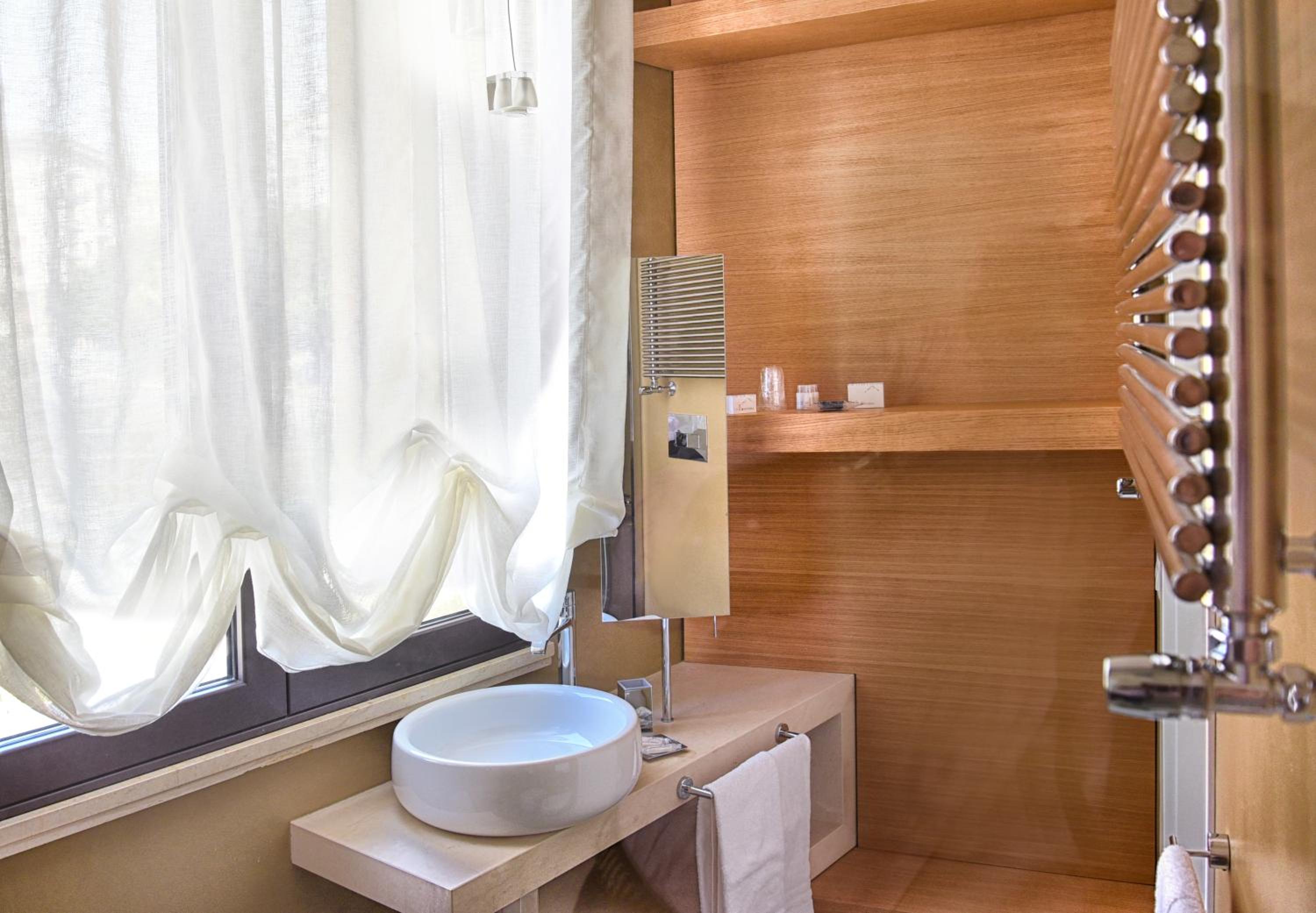 Two-Bedroom Depandance - Separate Building - Photo 15