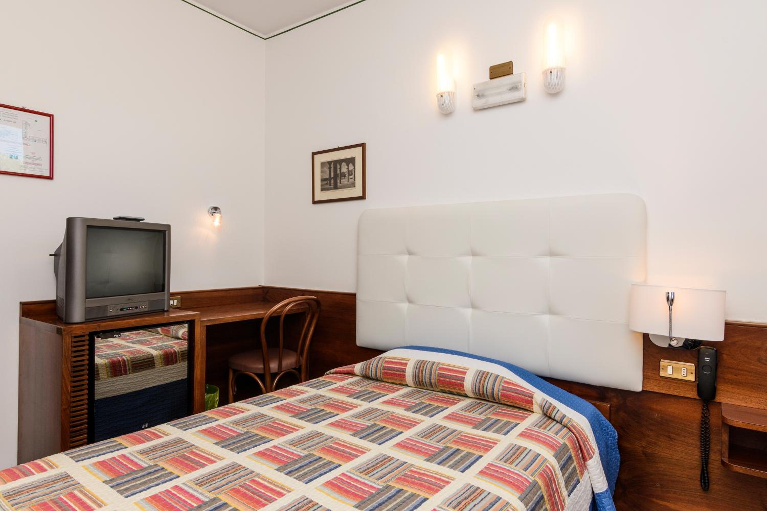Single Room photo 1