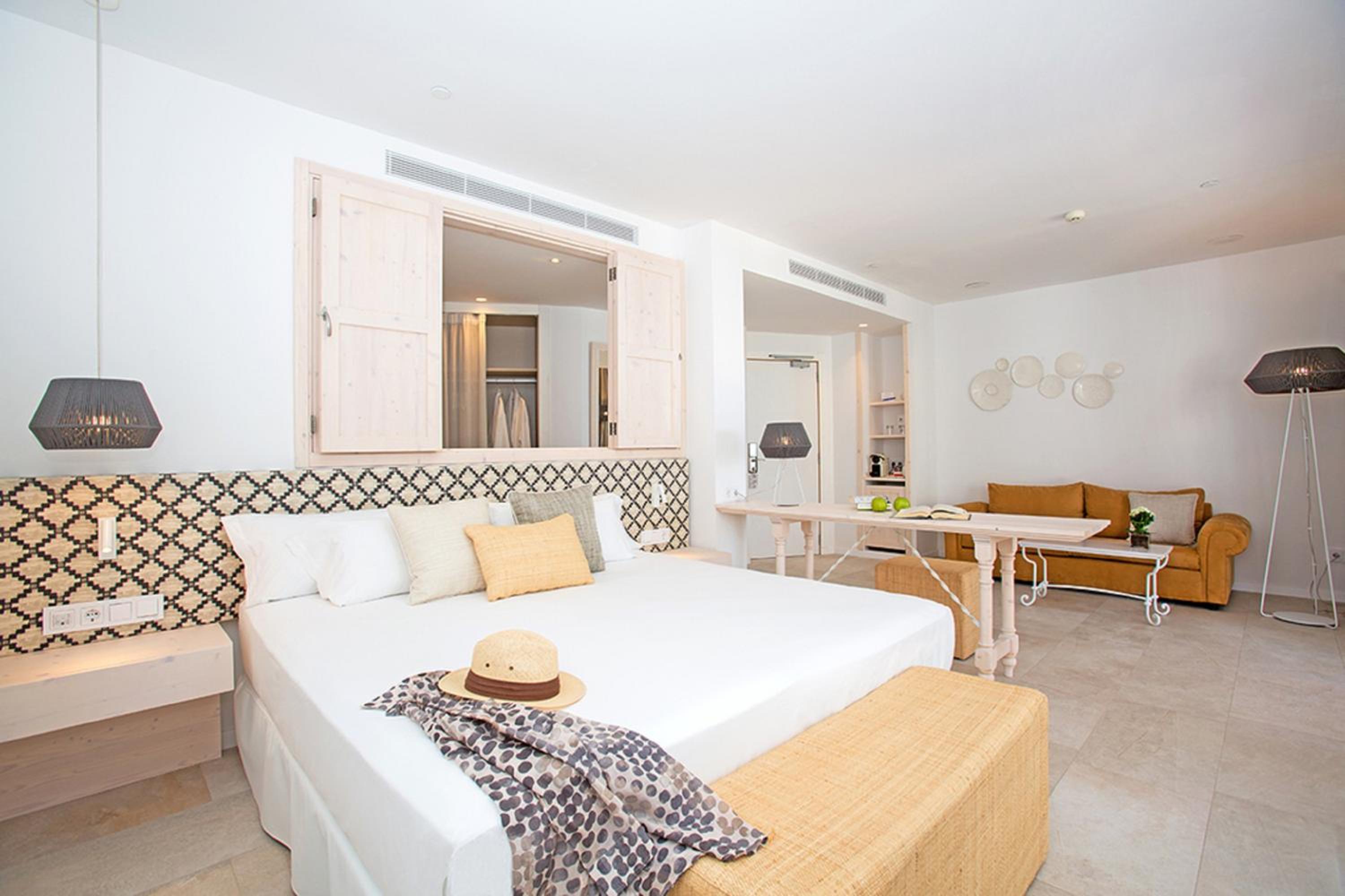 Junior Suite with Sea View - Photo 1