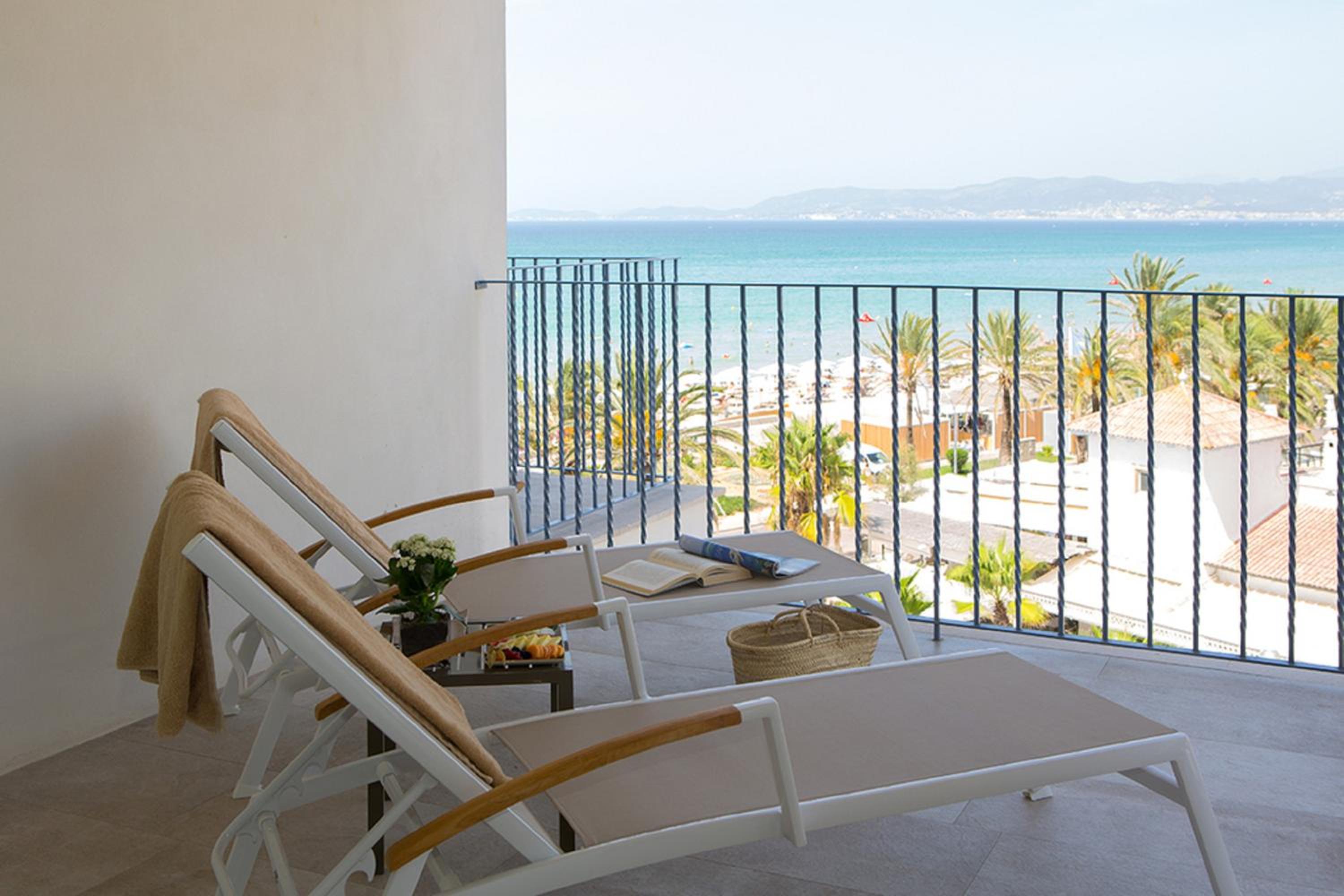Junior Suite with Sea View - Photo 3