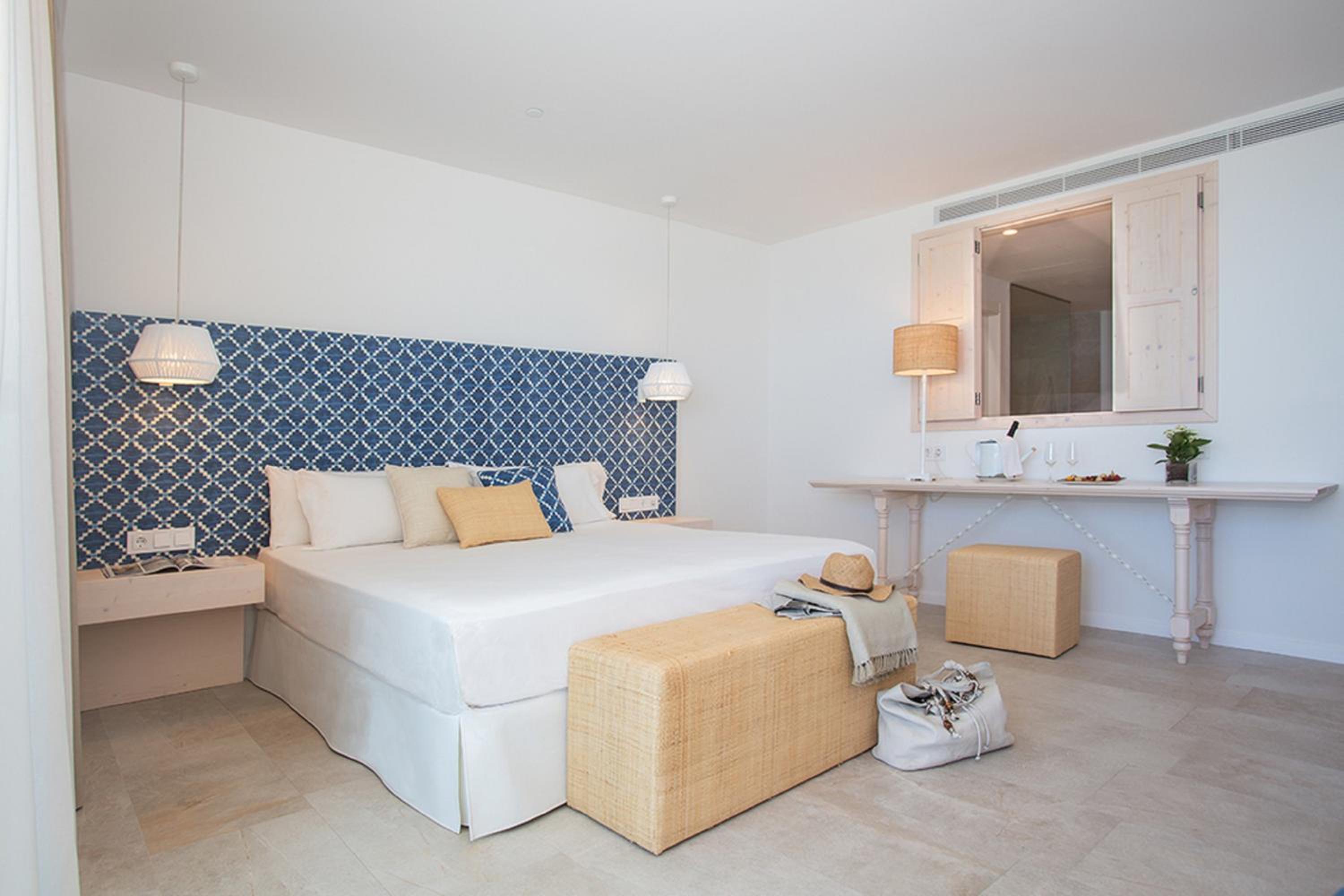 Junior Suite with Sea View - Photo 17
