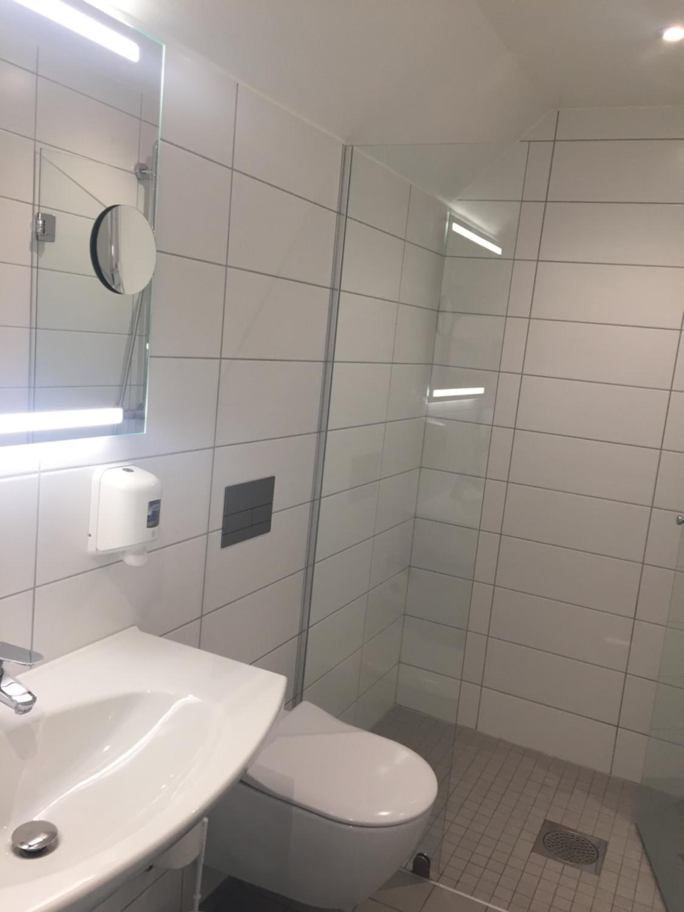 Compact Single Room photo 2