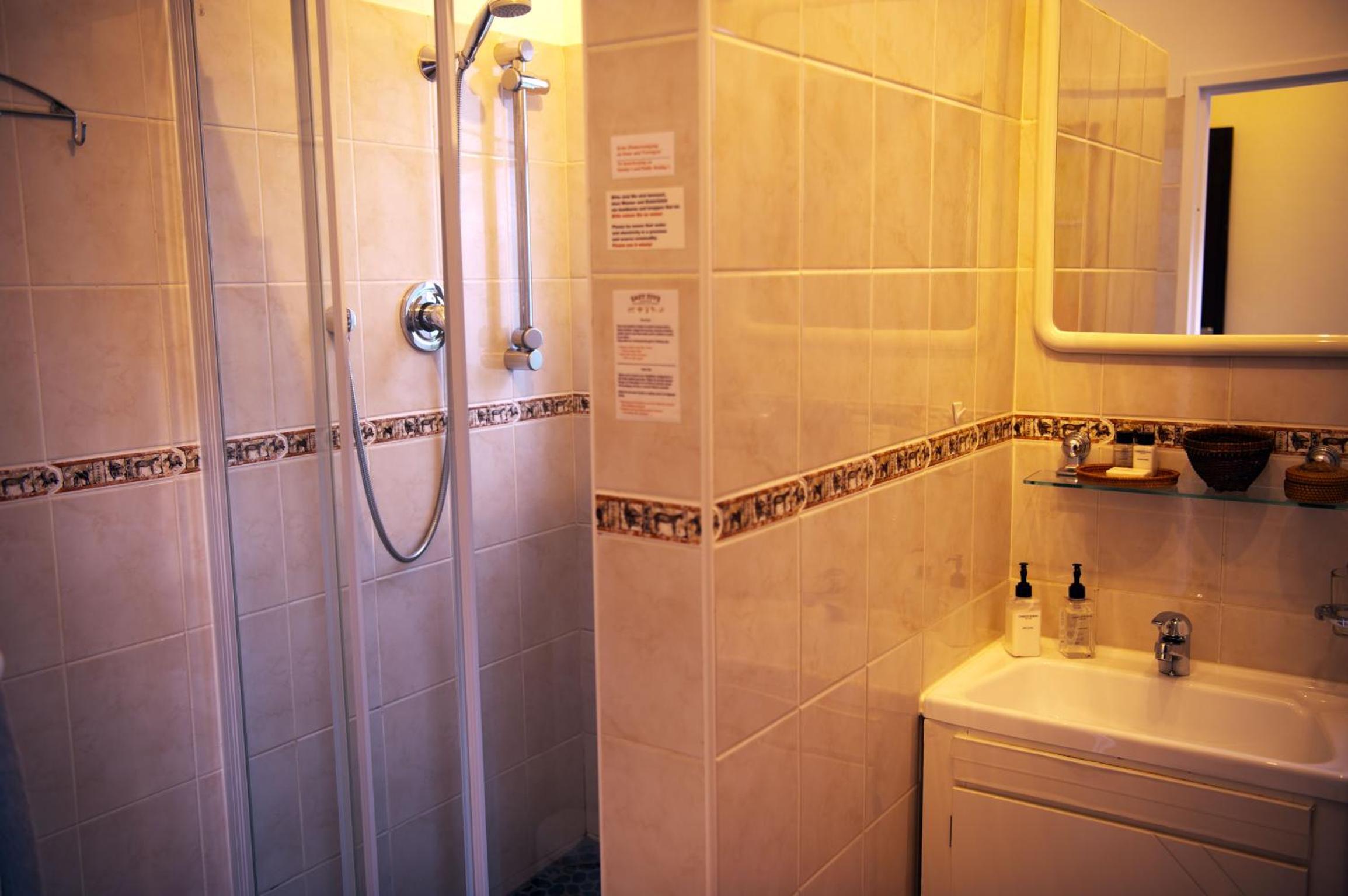 Studio Apartment - Rhino photo 3