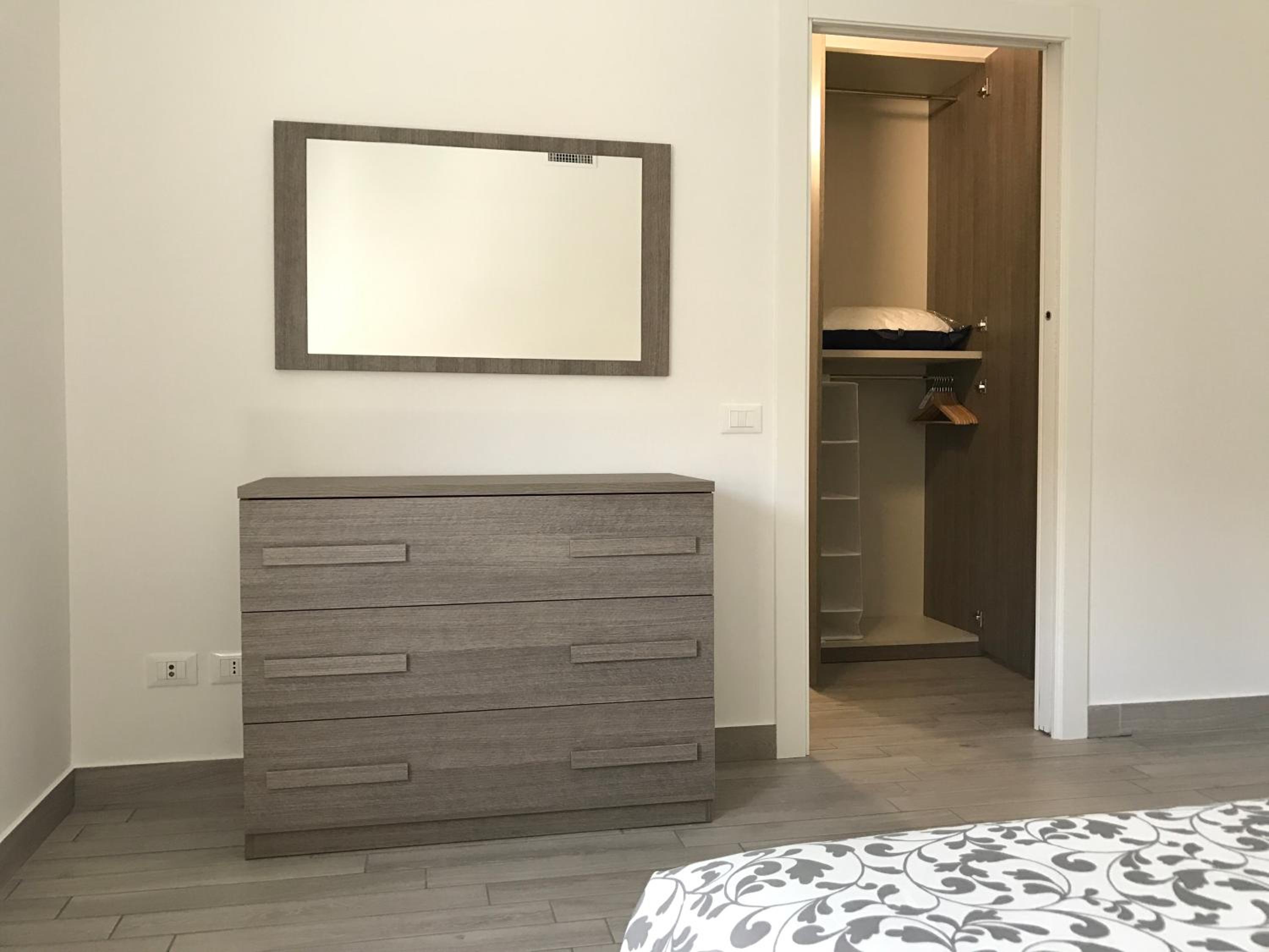 One-Bedroom Apartment - Photo 24