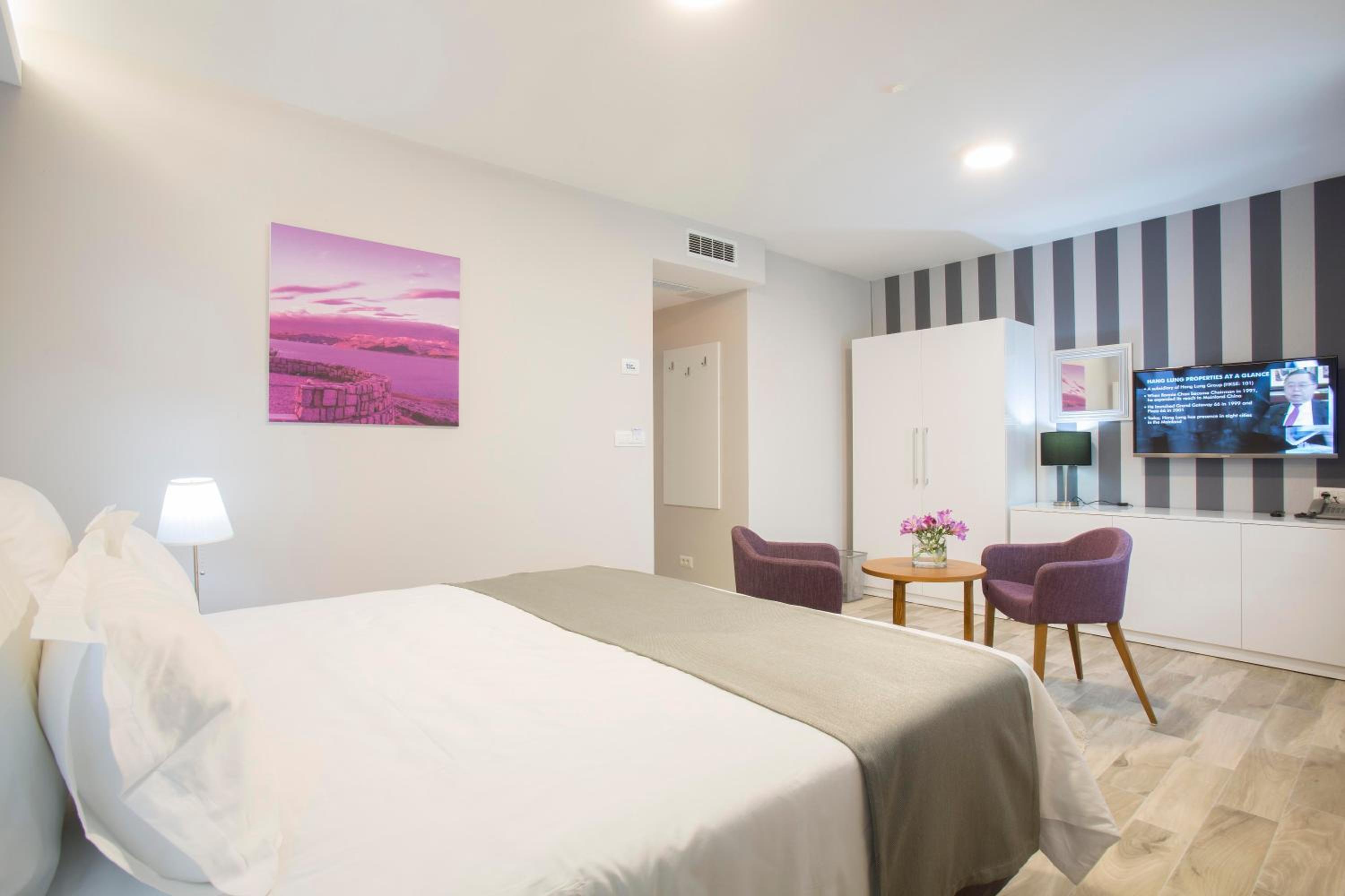 Deluxe Double or Twin Room - Photo 6