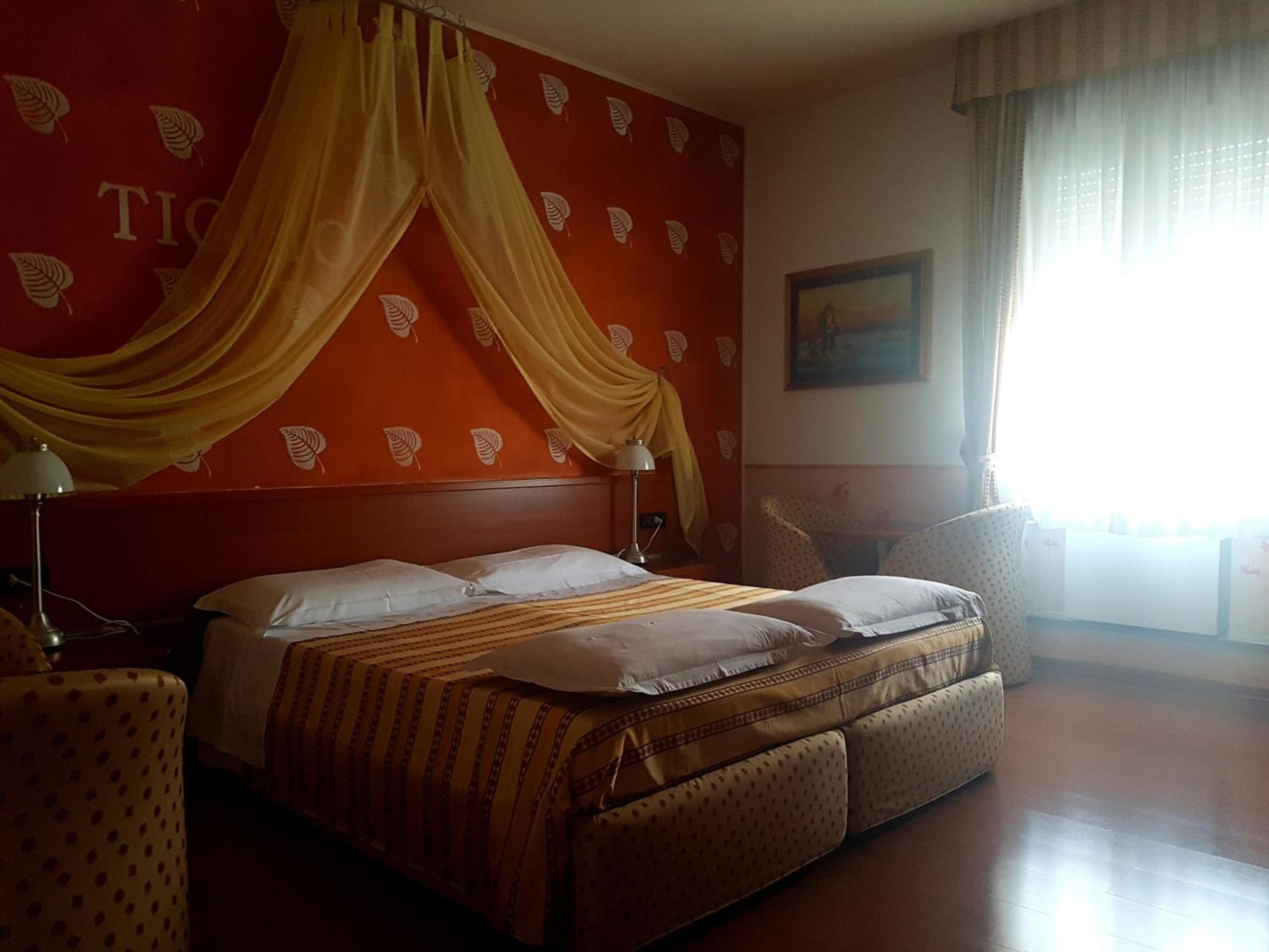 Single Room photo 3