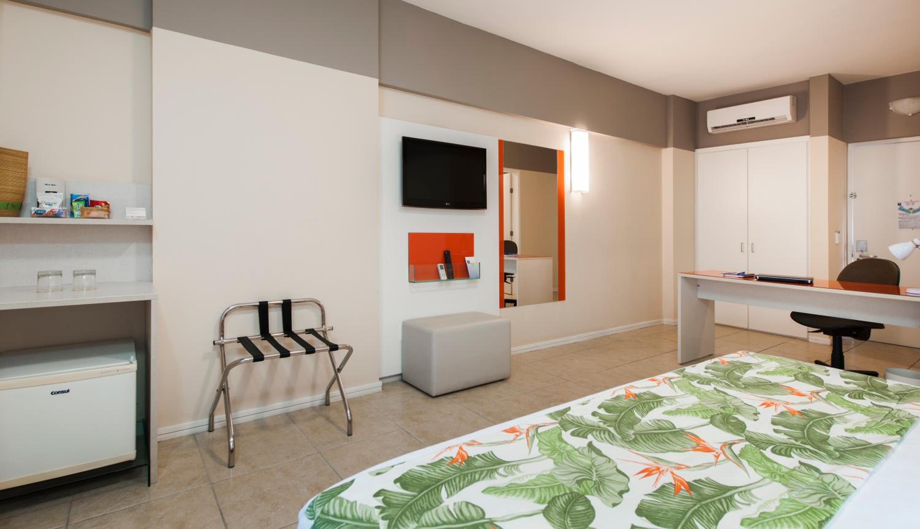 Superior Double Room thumbnail 5
