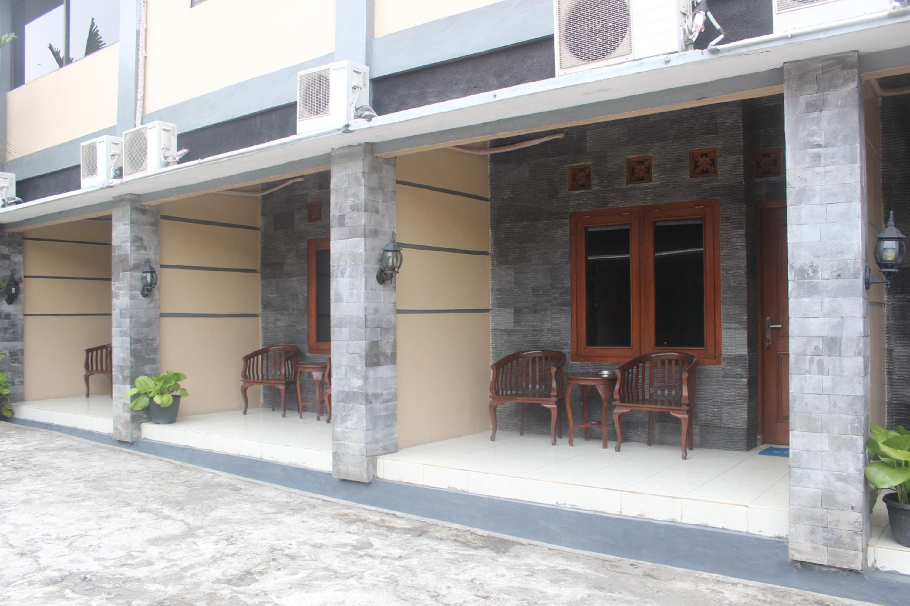 Standard Twin Room - Photo 2