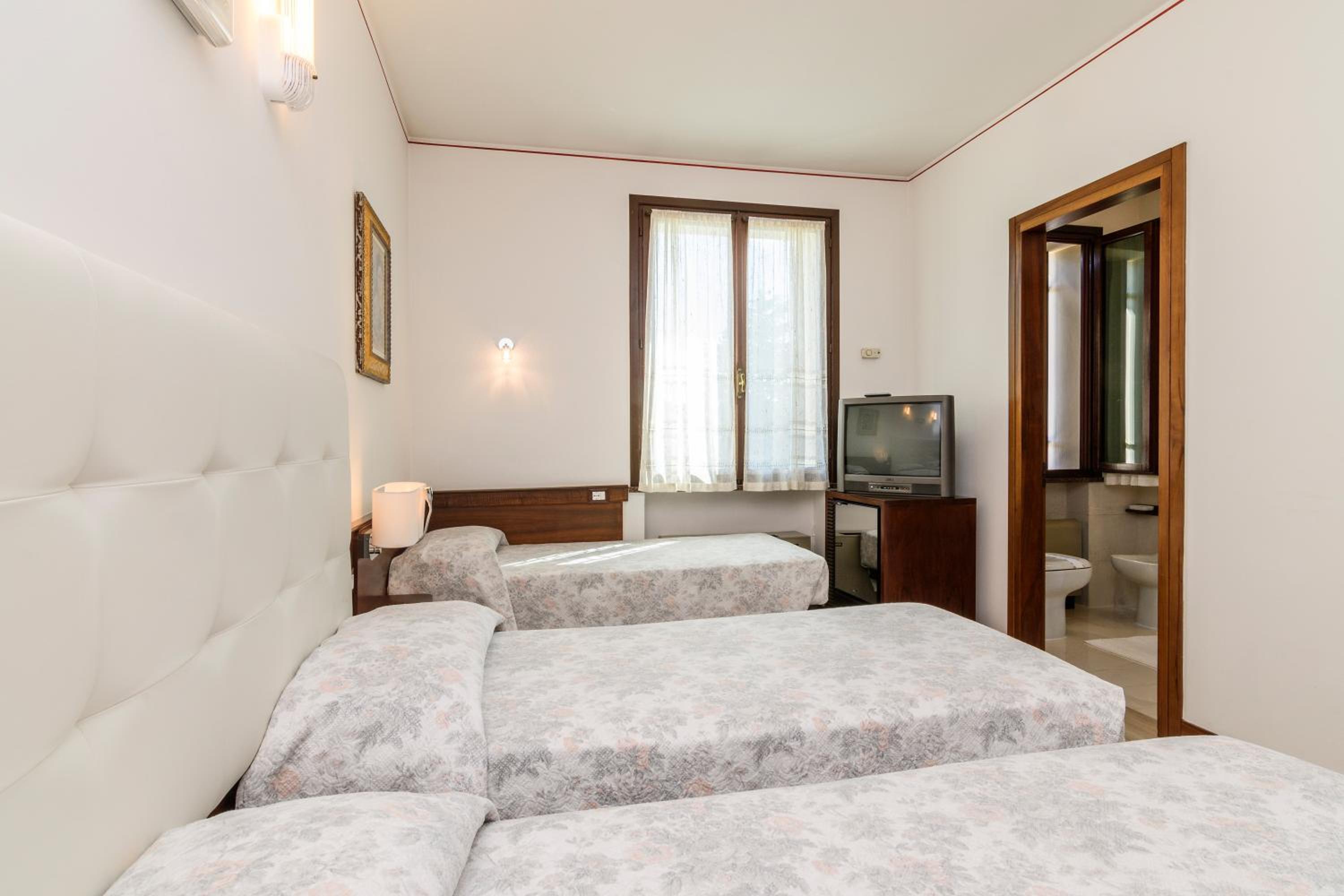 Triple Room - Photo 1