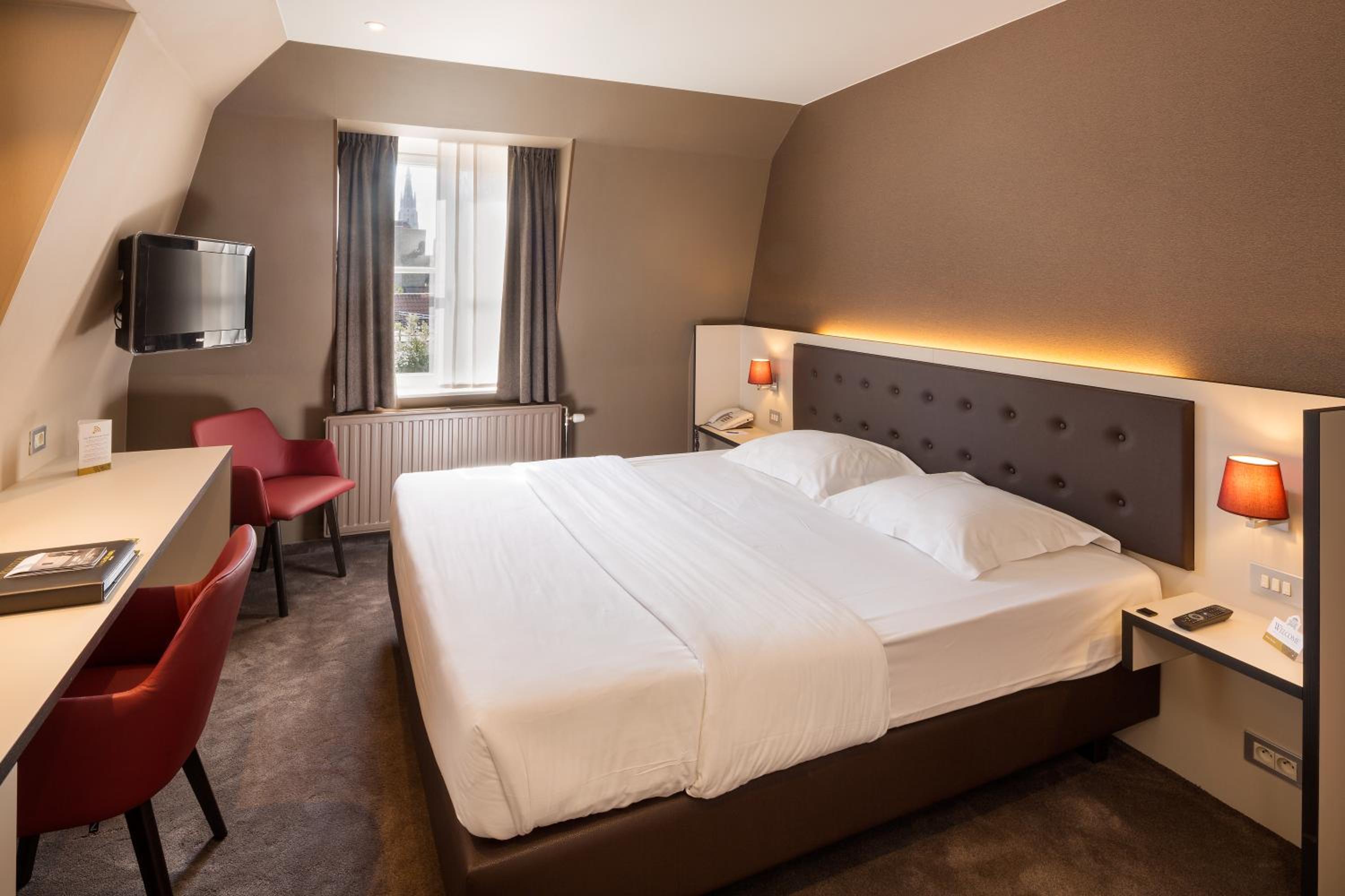 Double or Twin Room - Photo 6