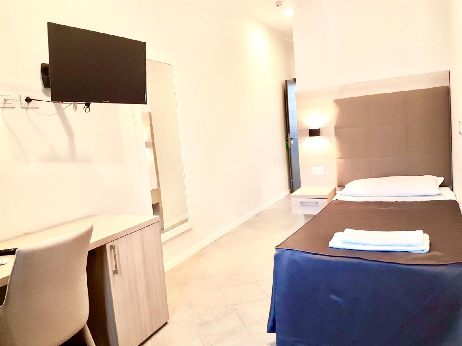 Single Room photo 2