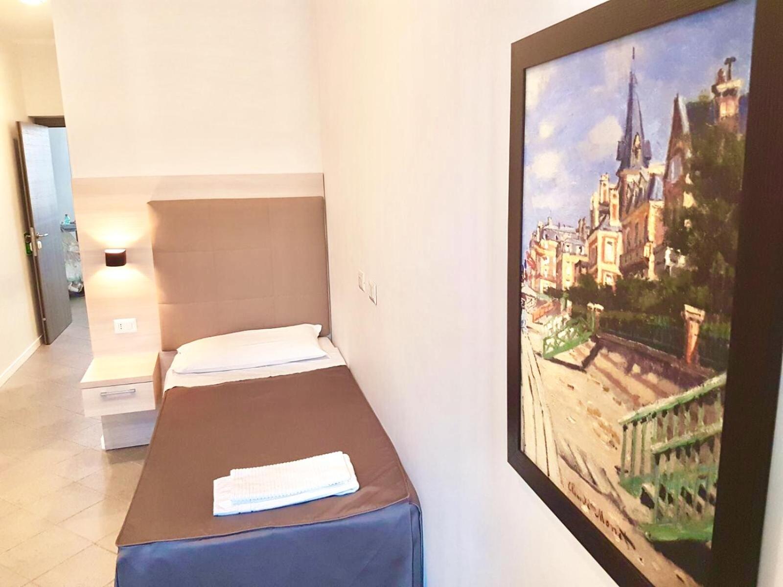 Single Room photo 3