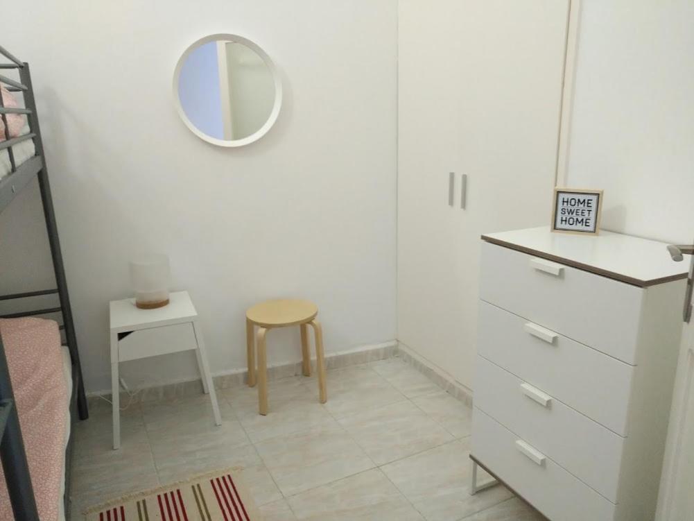 Apartamento Económico de Dos Habitaciones con Terraza Compartida
