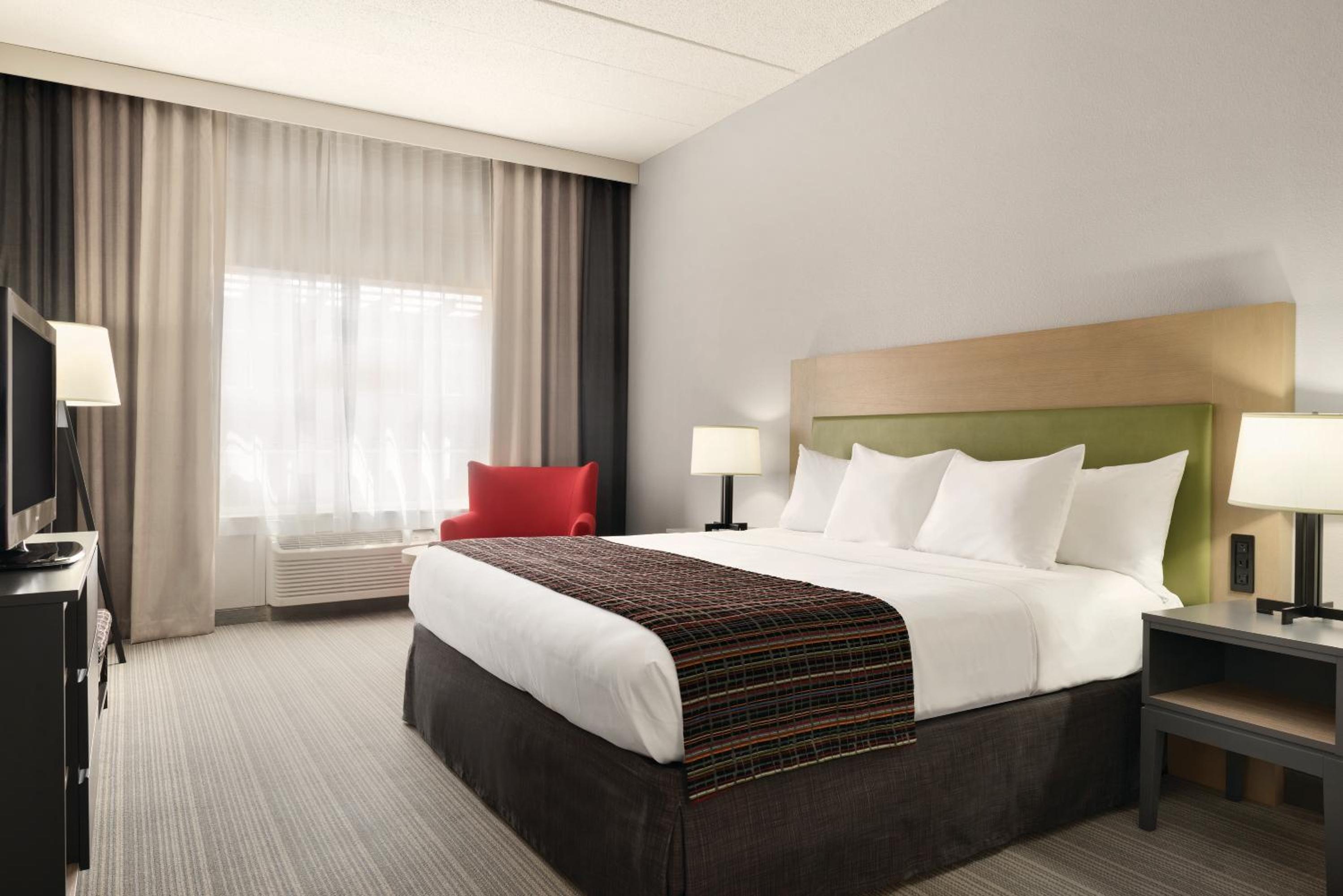 King Suite - Disability Access/Non-Smoking, Non-Pet Friendly