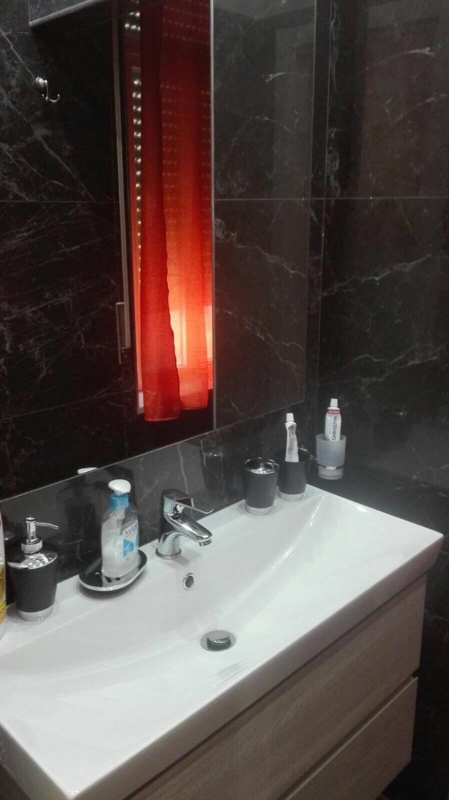 Family Room With Private Bathroom - Photo 14