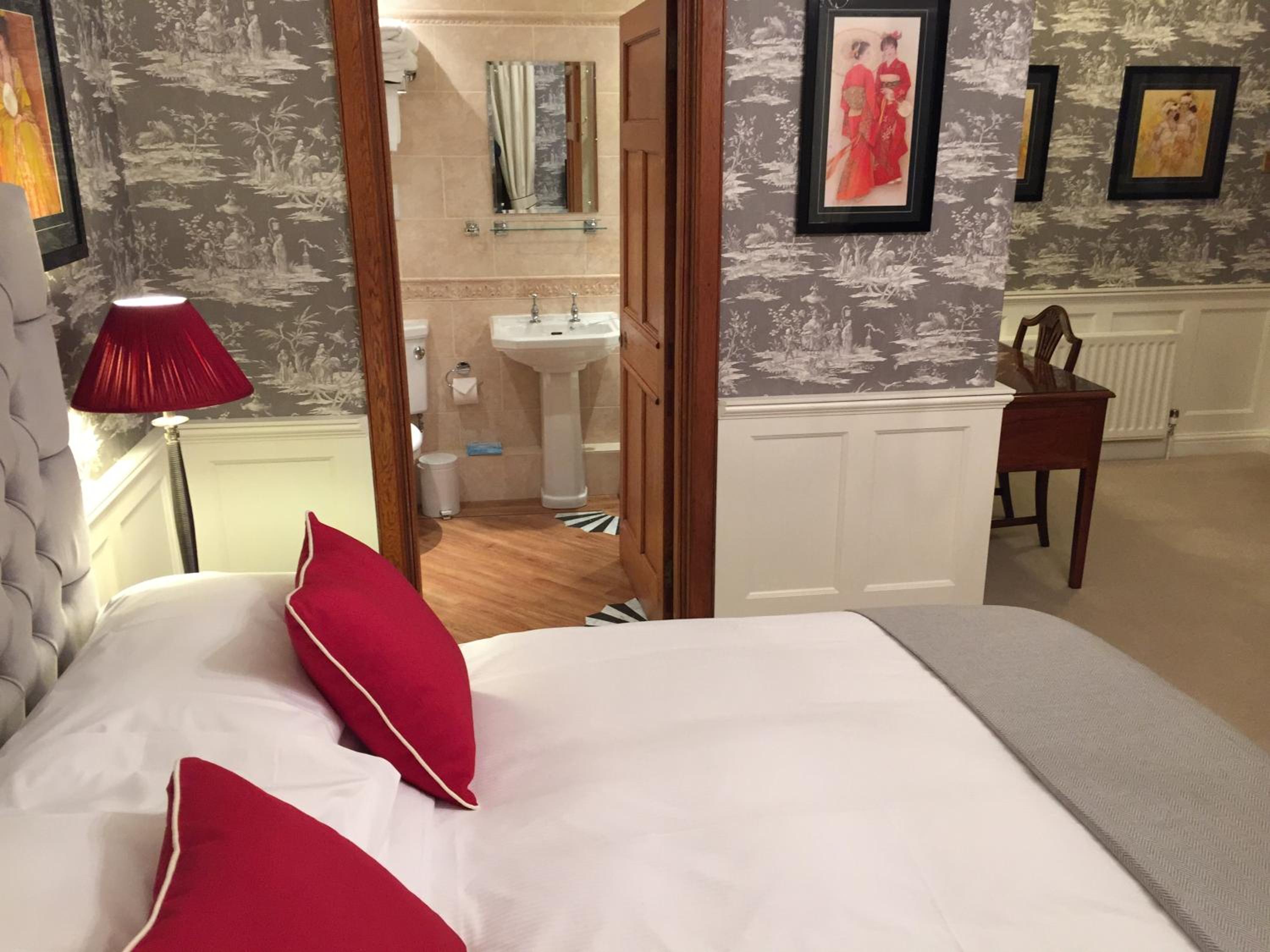 Deluxe King Room photo 1