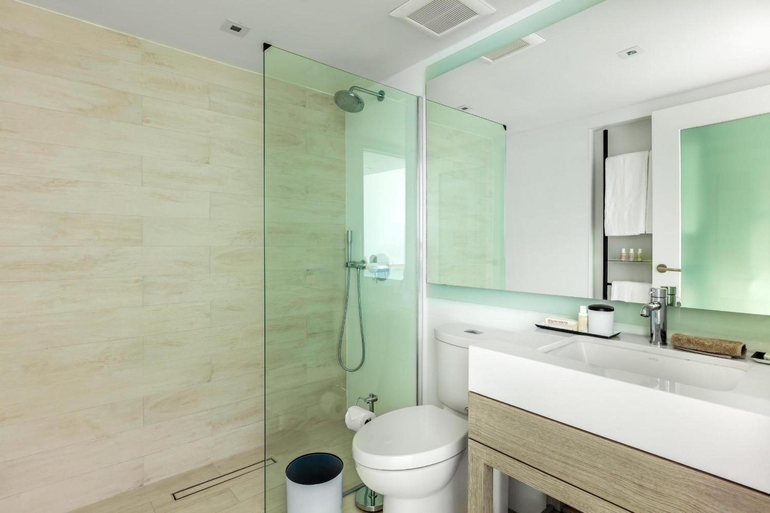 King Room with Lagoon View photo 3