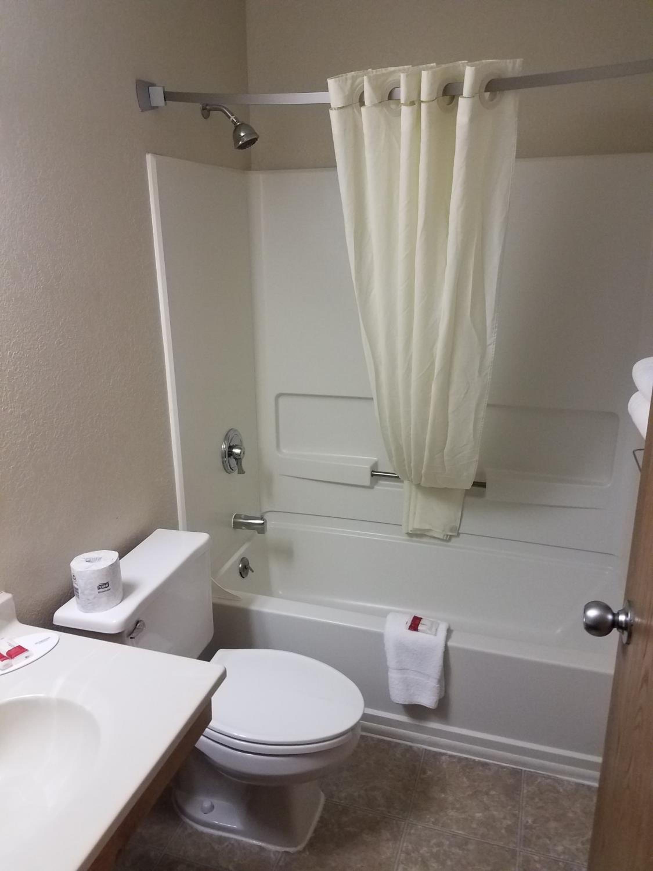 Deluxe Queen Room - Non-Smoking - Photo 2