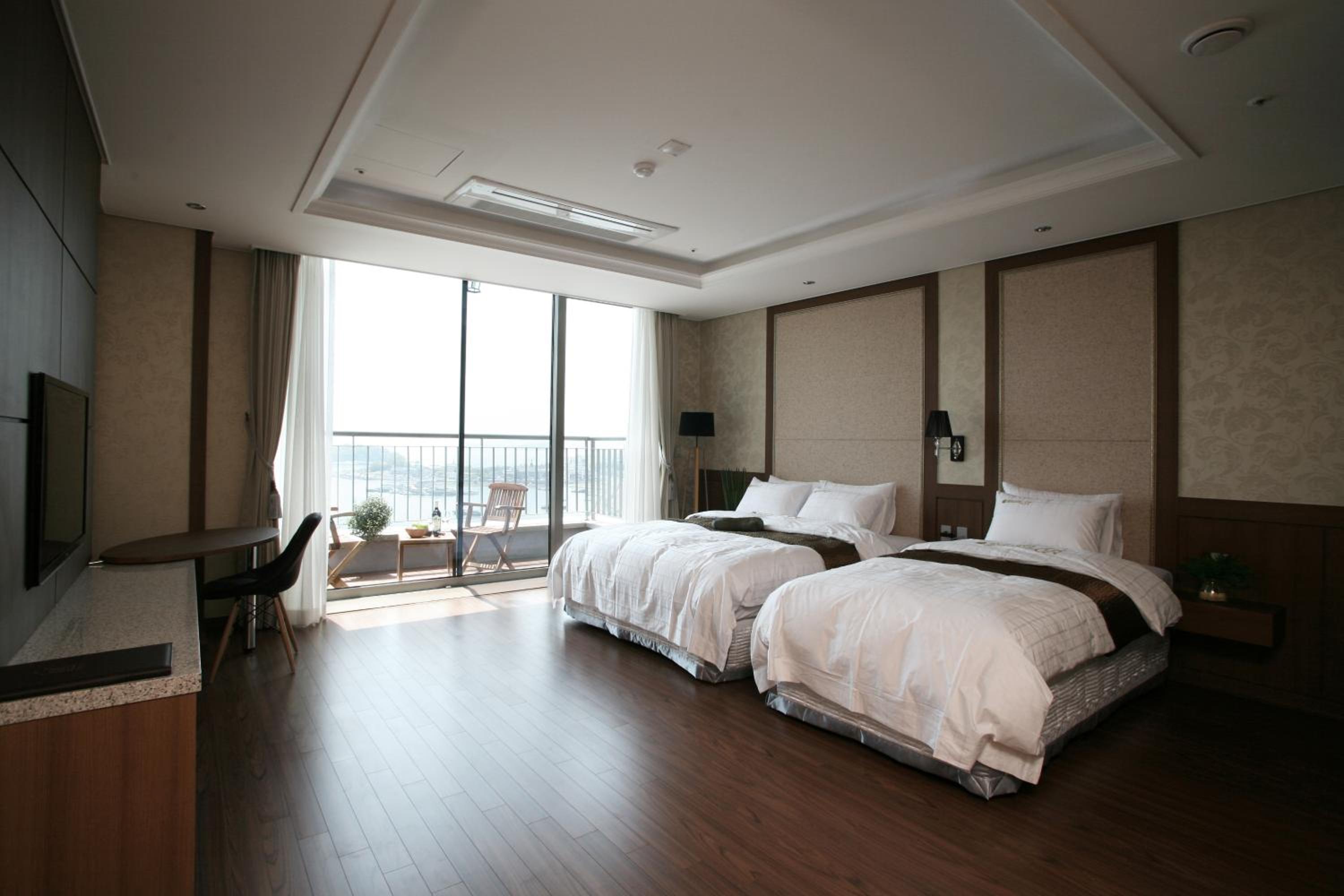 Deluxe Twin Room with Sea View with Terrace photo 1