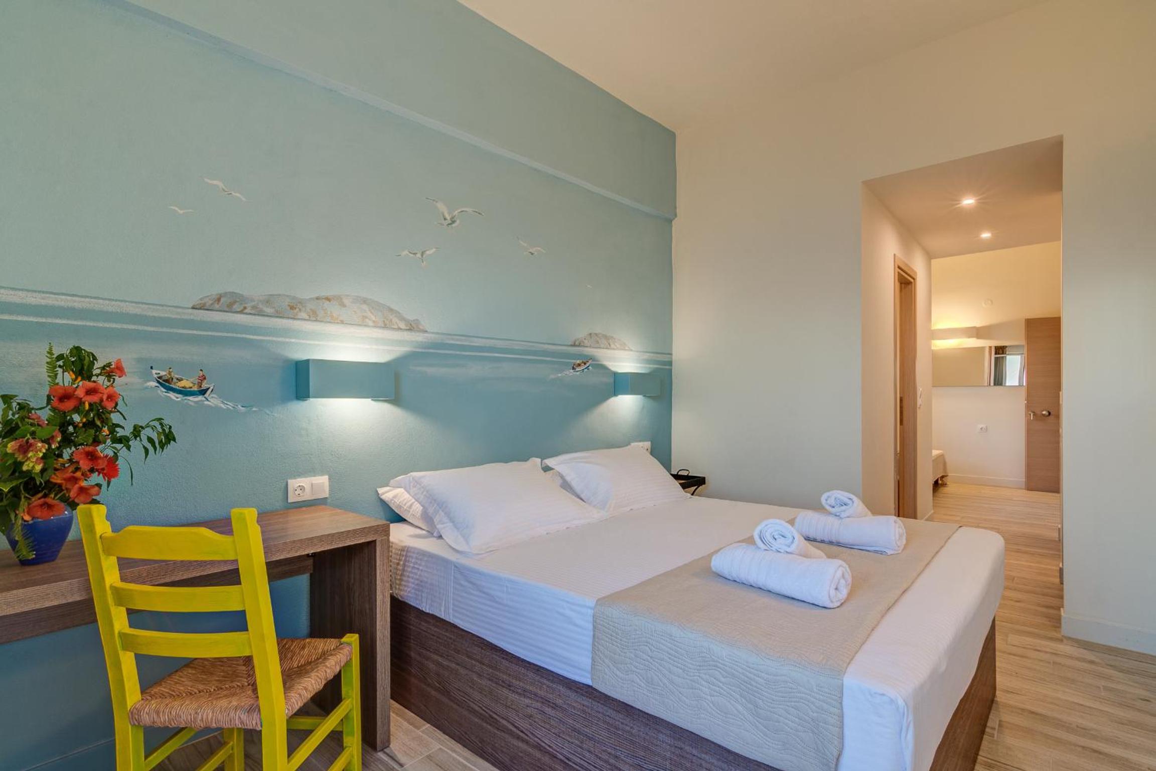 Deluxe Triple Room with Sea View photo 1