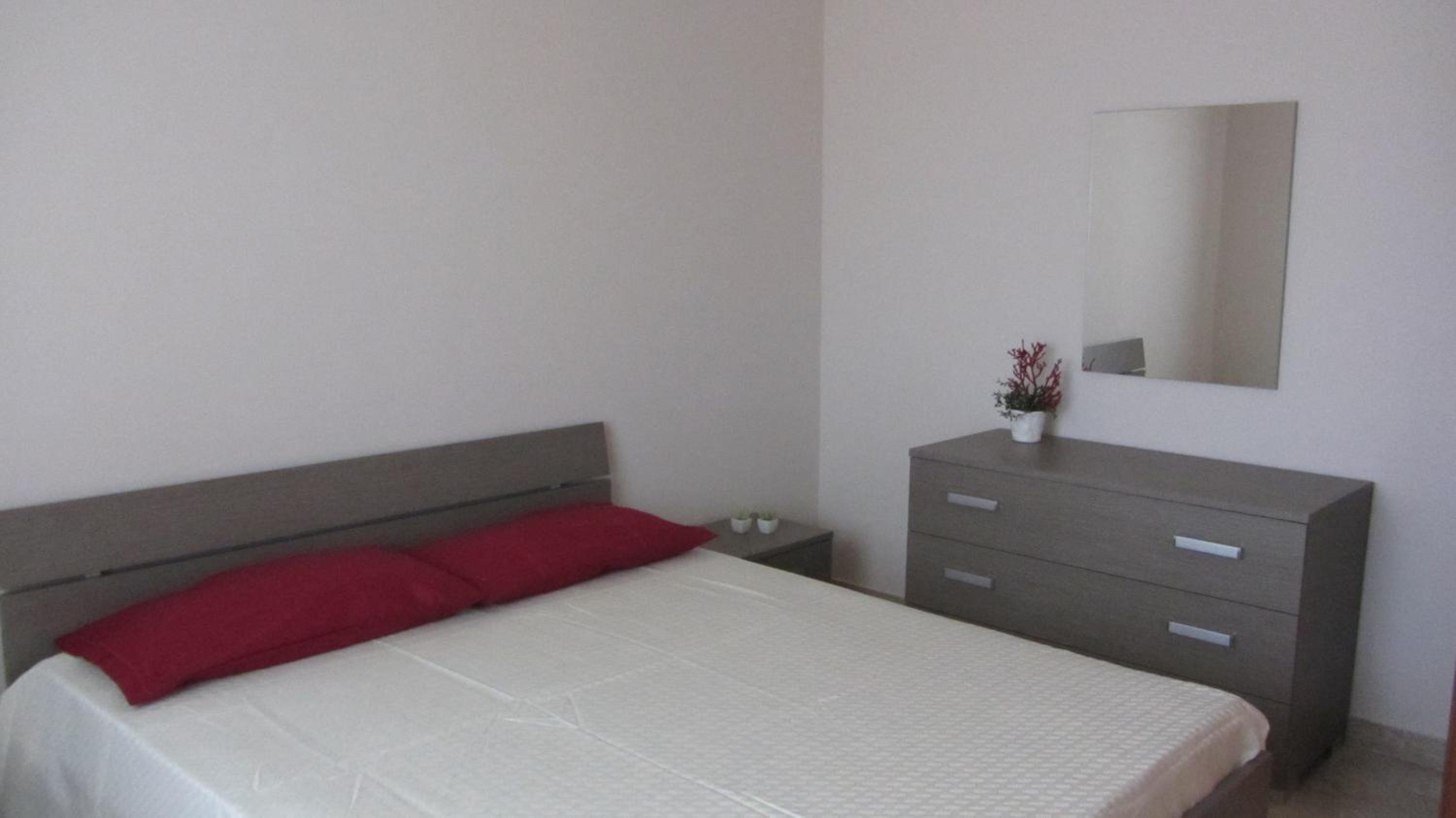 One-Bedroom Apartment (3 Adults) photo 2