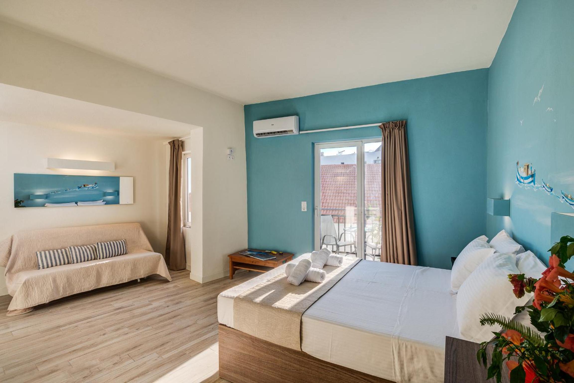 Quadruple Room with Garden View - Photo 7