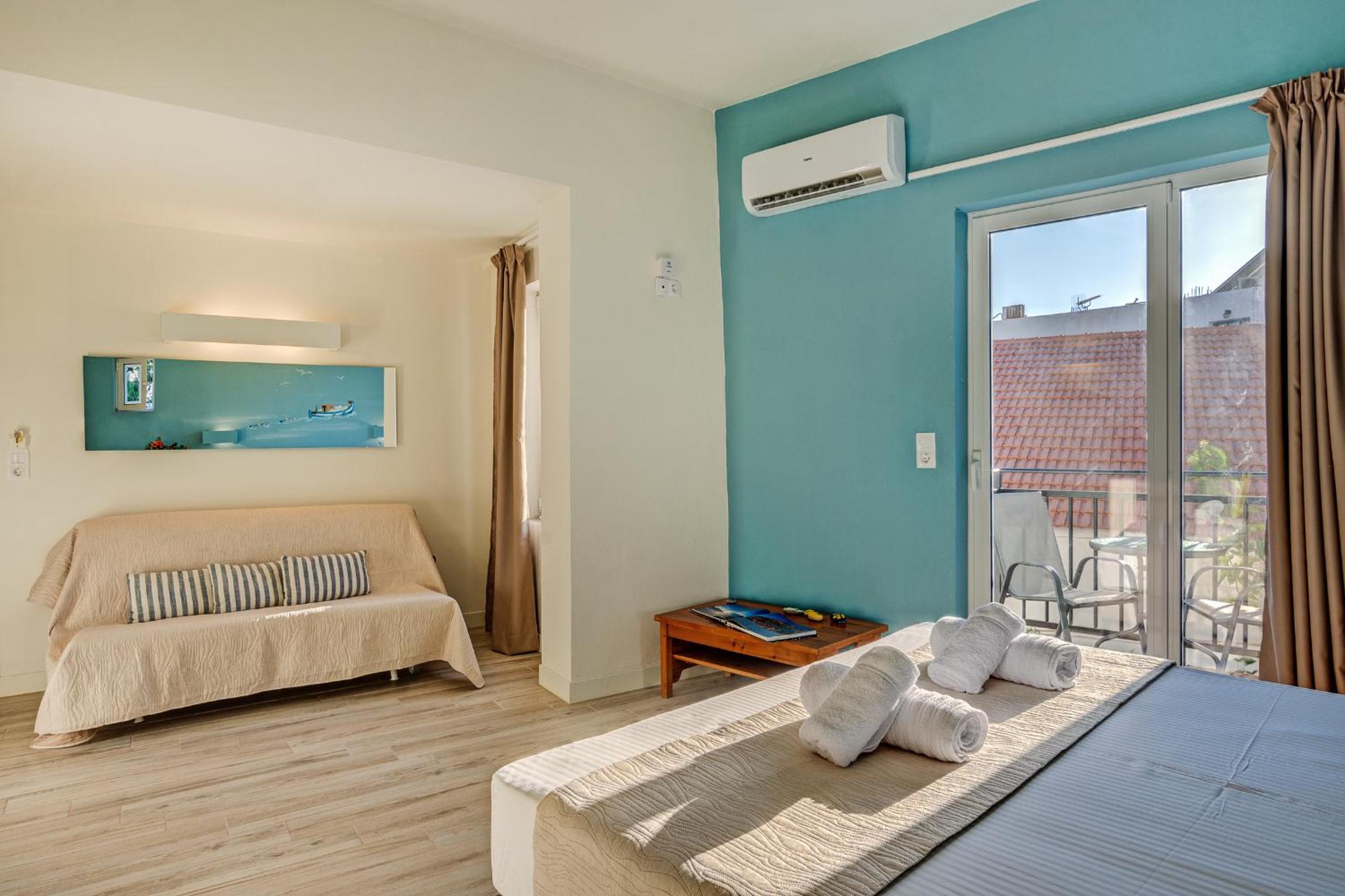 Quadruple Room with Garden View - Photo 8
