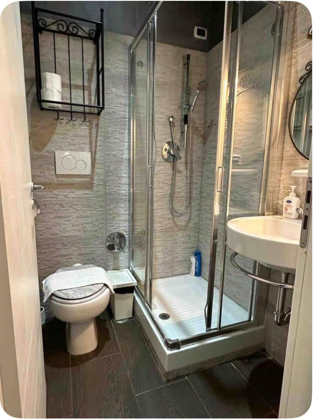 Triple Room with Private Bathroom photo 3