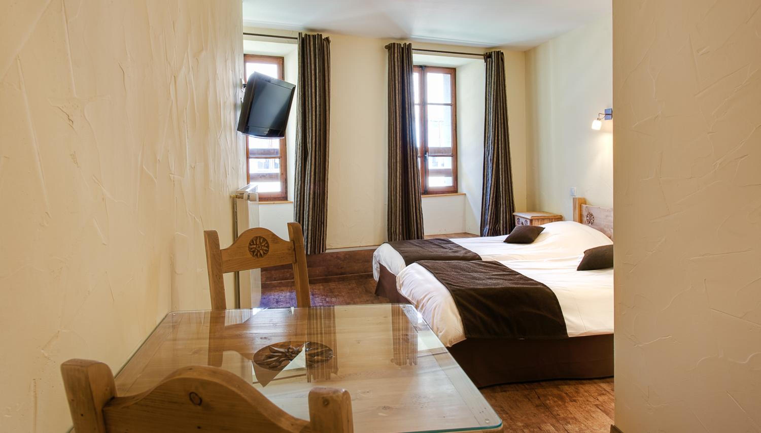 Twin Room - Photo 4