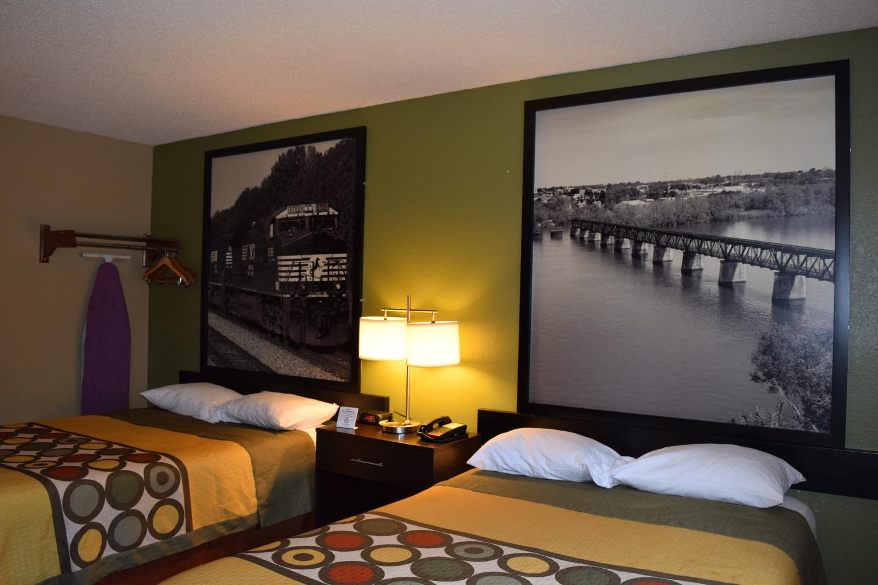 Deluxe Double Room with Two Double Beds - Non-Smoking - Photo 8