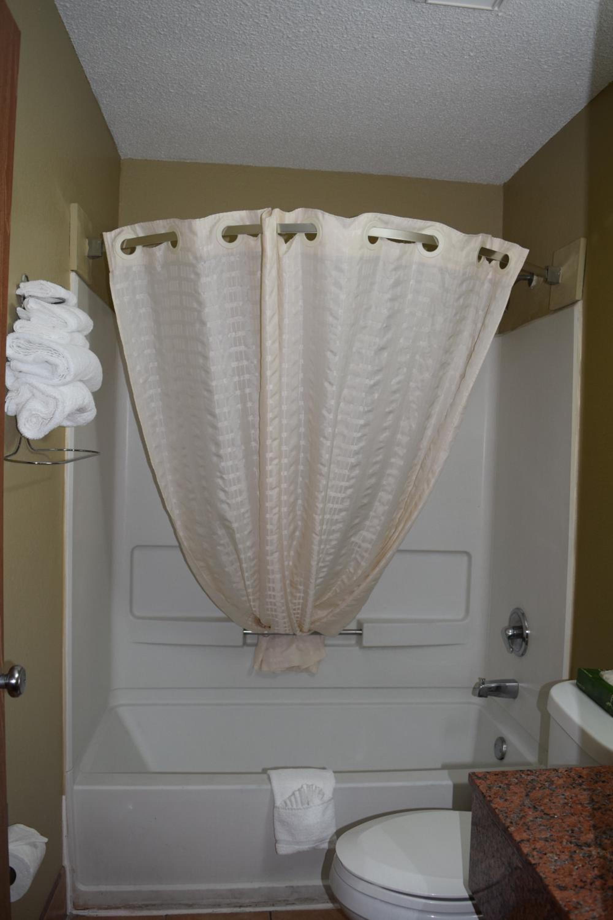 Deluxe Double Room with Two Double Beds - Non-Smoking - Photo 6