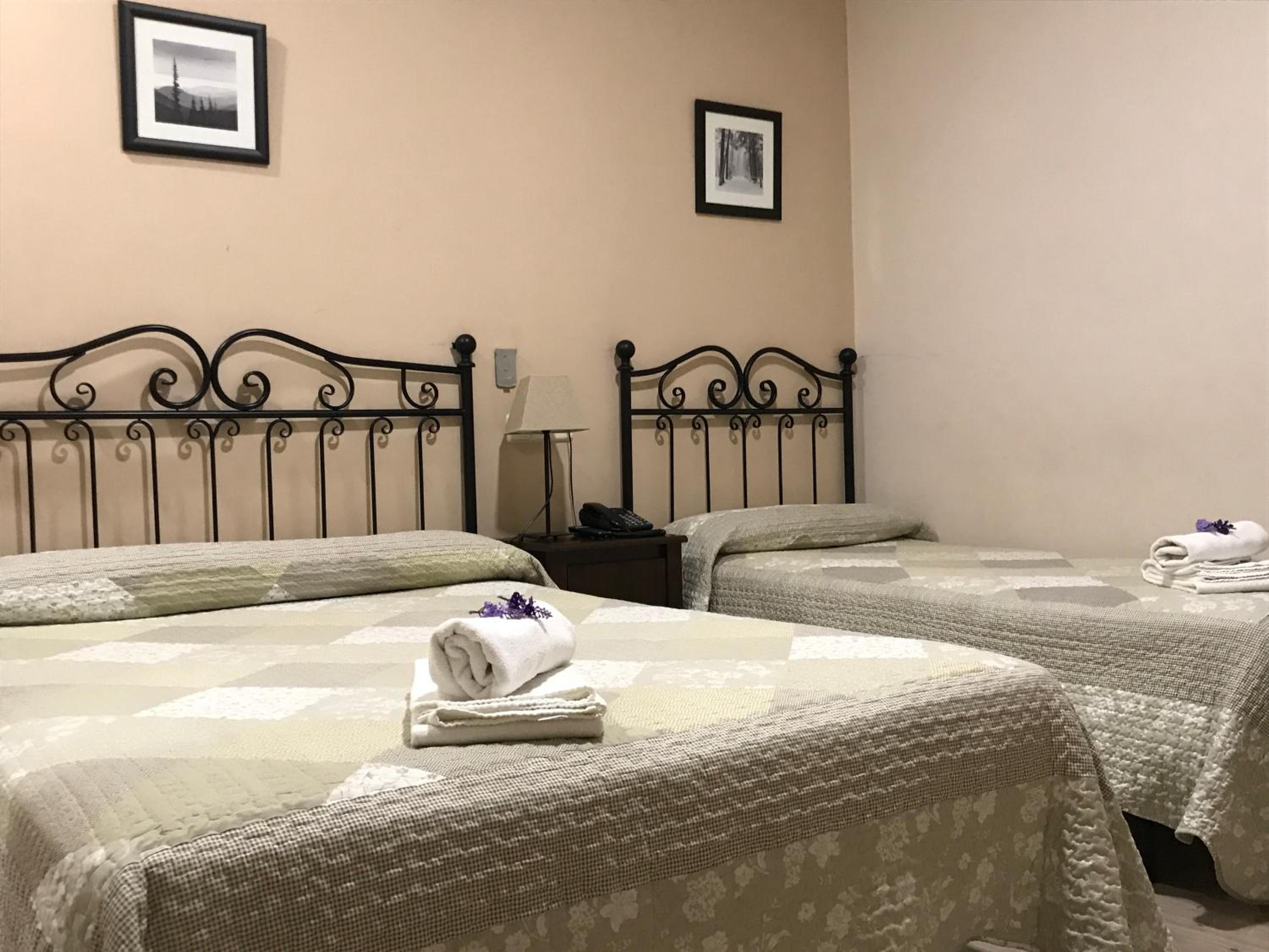 Triple Room - Photo 9