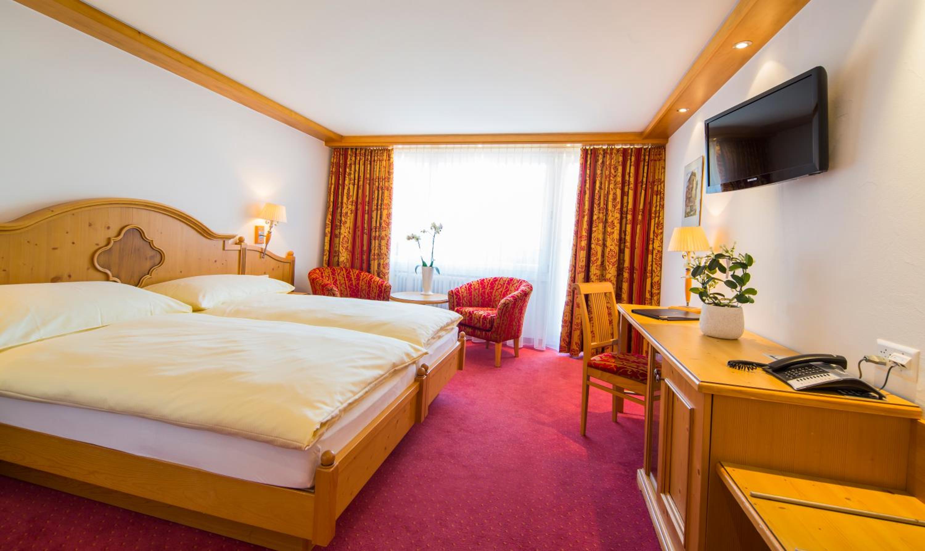 Deluxe Double Room with Balcony and Matterhorn View